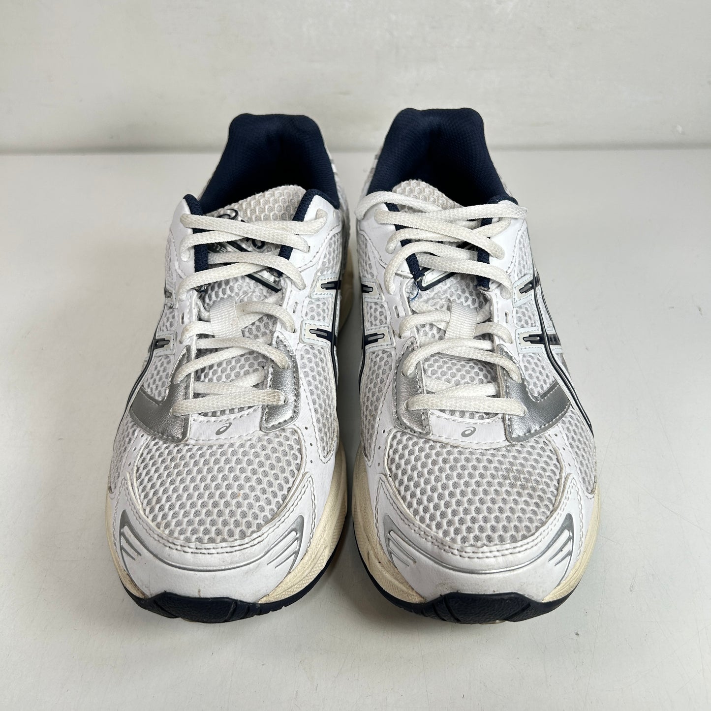 1202A164 110 ASICS Gel-1130 Blanco Medianoche (Mujeres)