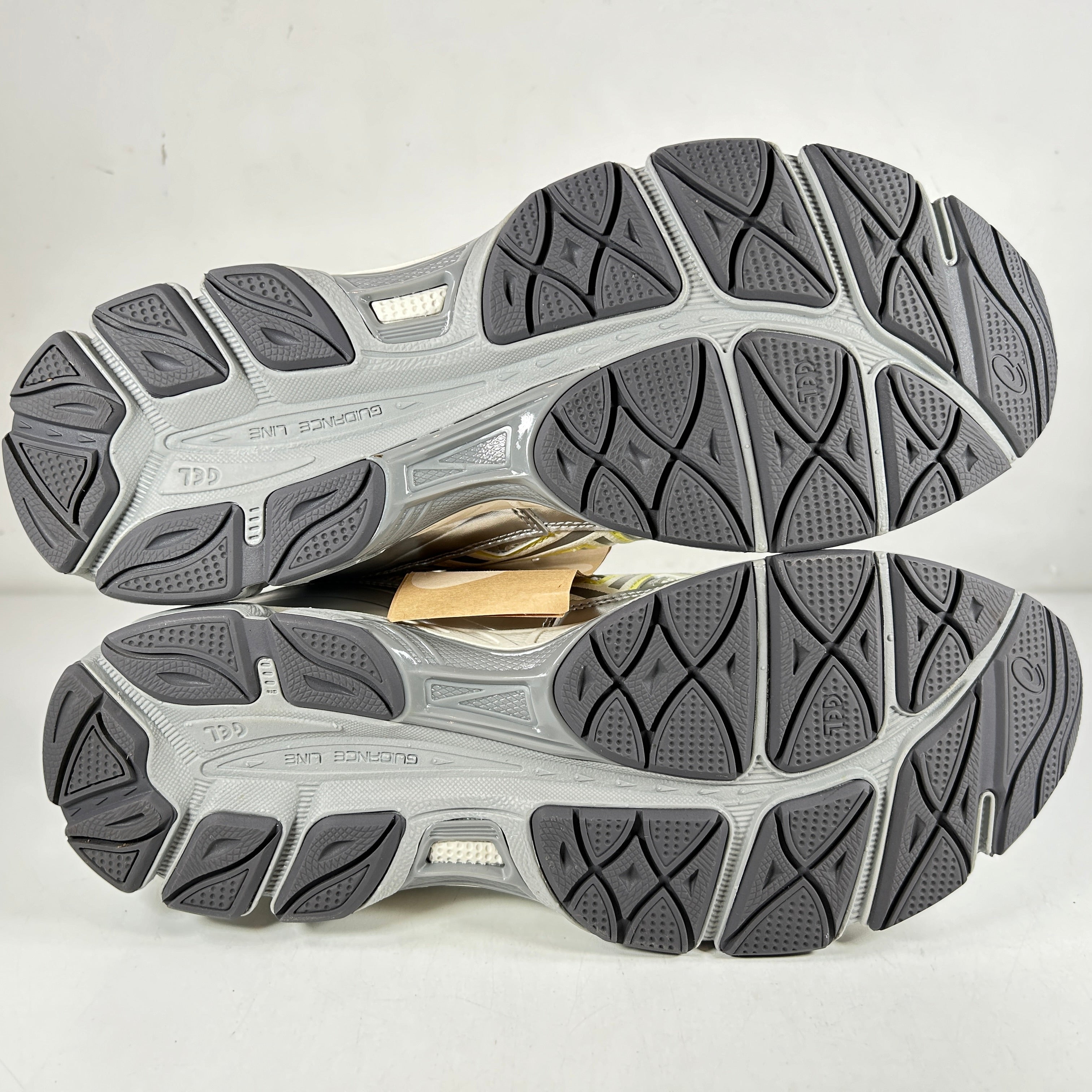 1202A498 100 ASICS Gel-NYC EMMI White Huddle Yellow (Women's