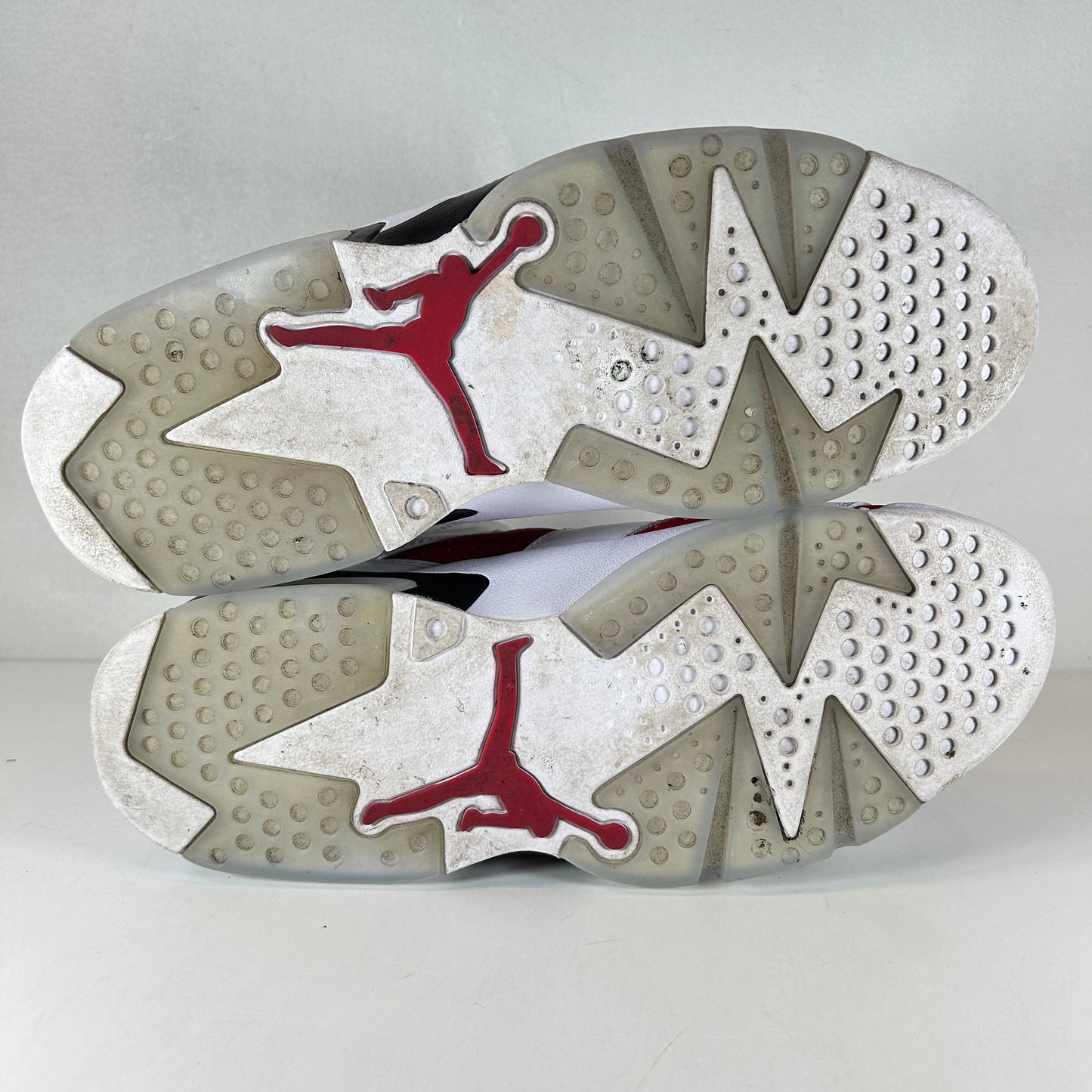 CT8529 106 Jordan 6 Retro Carmine [USED] - 9 M (Used2)
