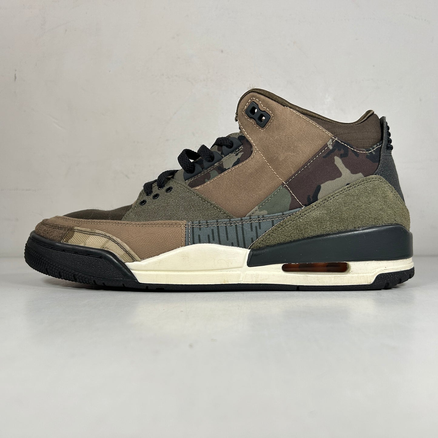 DO1830 200 Jordan 3 Retro Patchwork Camo [USED] - 11 M (Used)