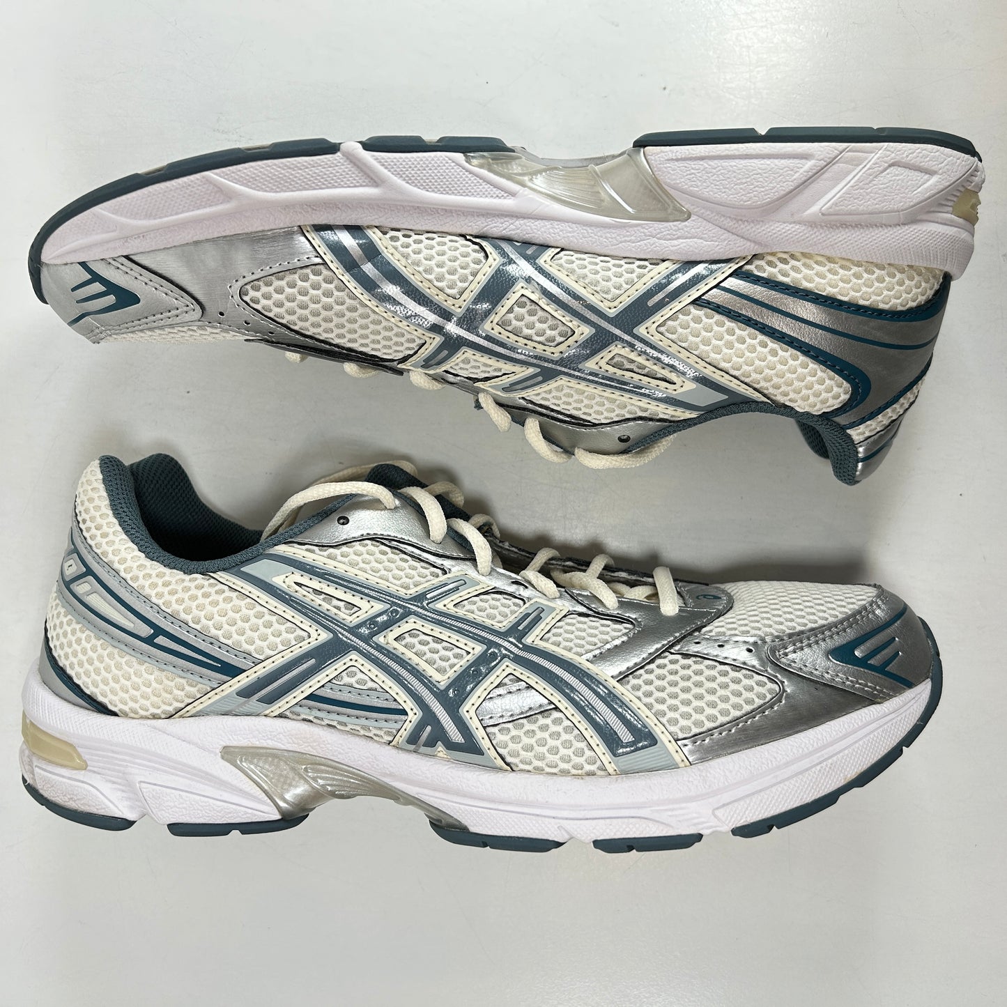 1201A256 115 Asics Gel-1130 Cream/Ironclad [USED] - 11 M (Used)