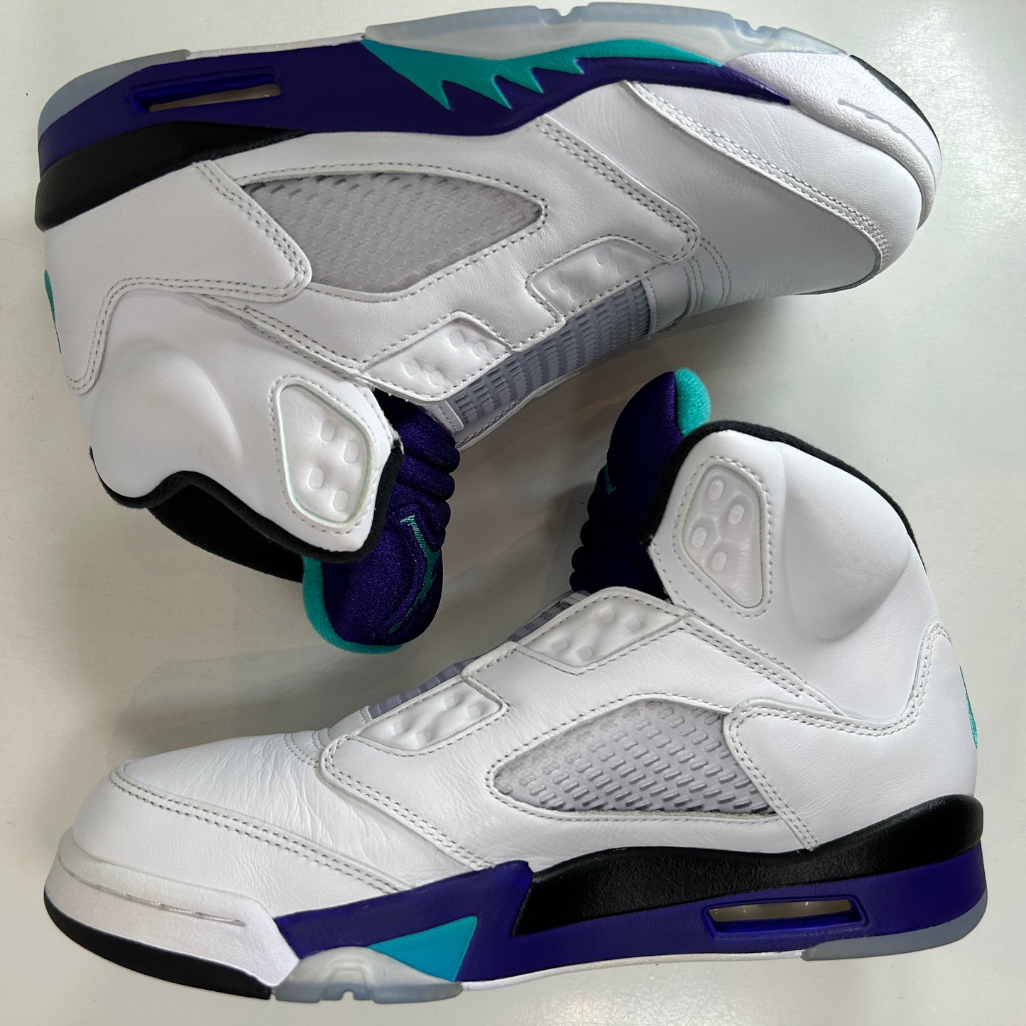 AV3919 135 Jordan 5 Retro Grape Fresh Prince [USED] - 8.5 M (VNDS)