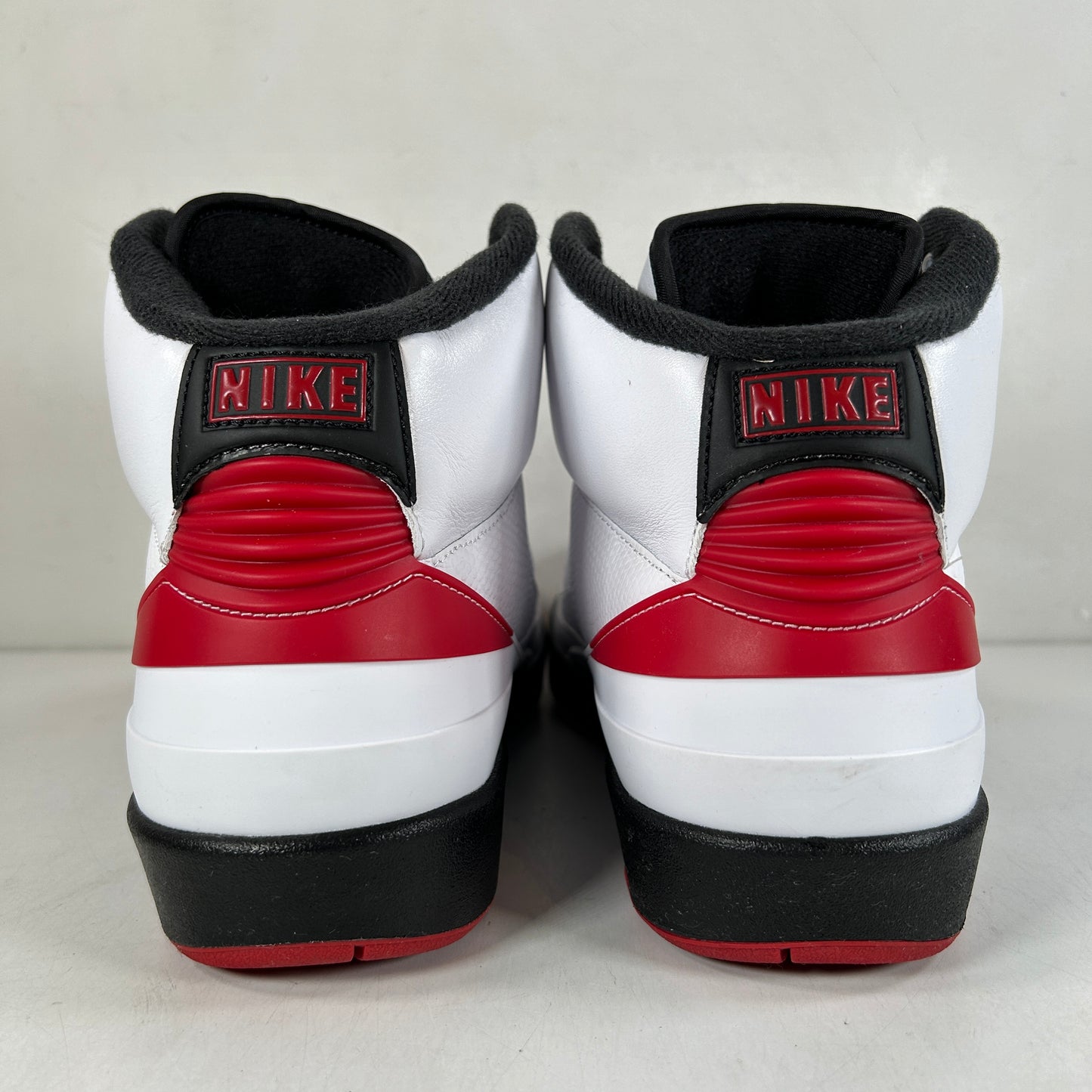 DX2454 106 Jordan 2 Retro OG Chicago (2022) [USED] - 10 M (VNDS)