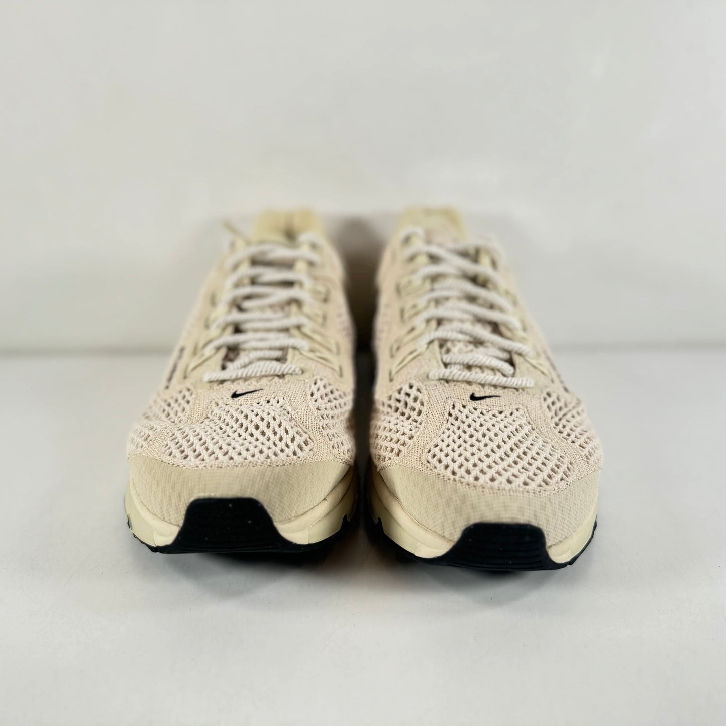 DM6447 200 Nike Air Max 2013 Stussy Fossil [USED] - 10.5 M (VNDS)