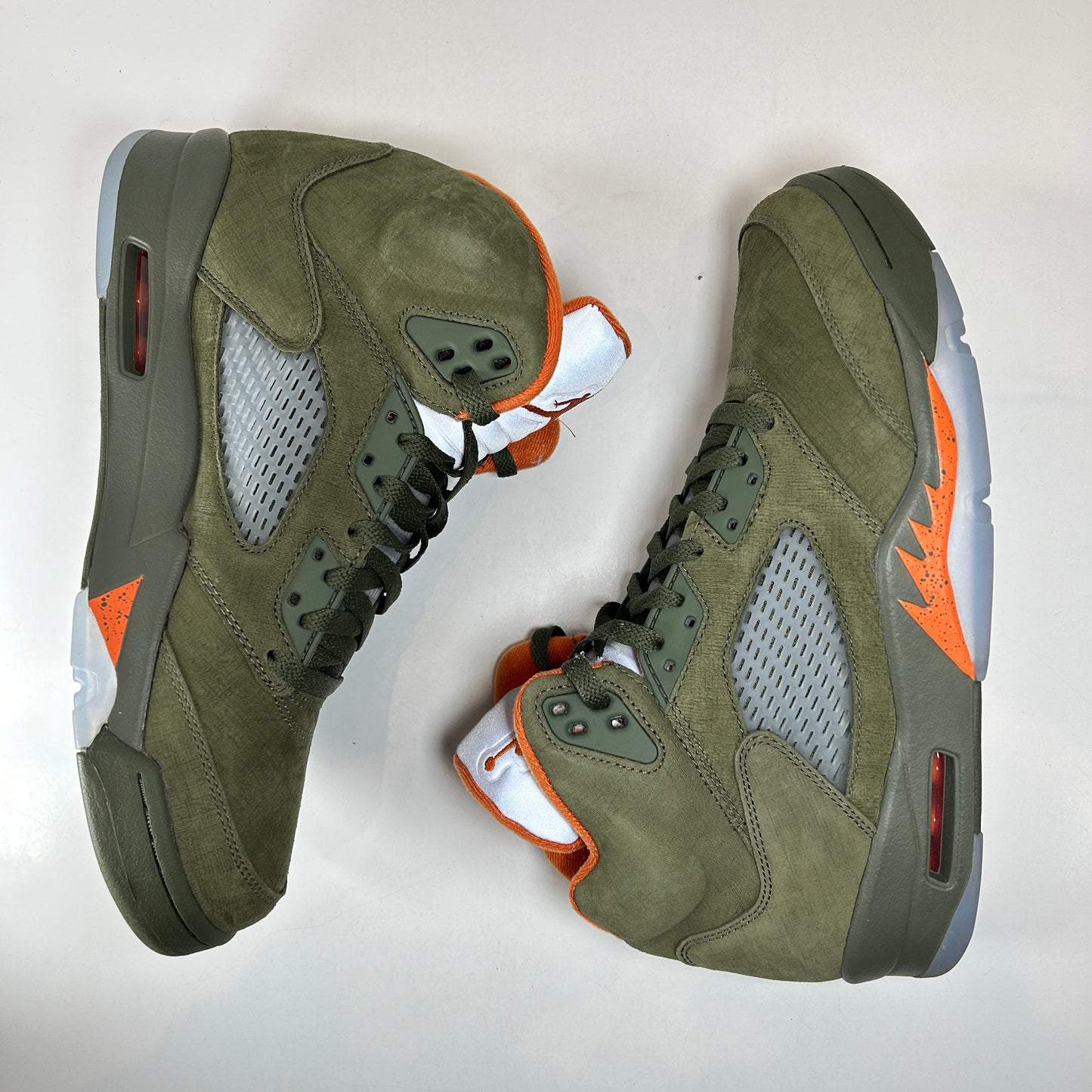 DD0587 308 Jordan 5 Retro Olive (2024) [USED] - 10.5 M (Used)