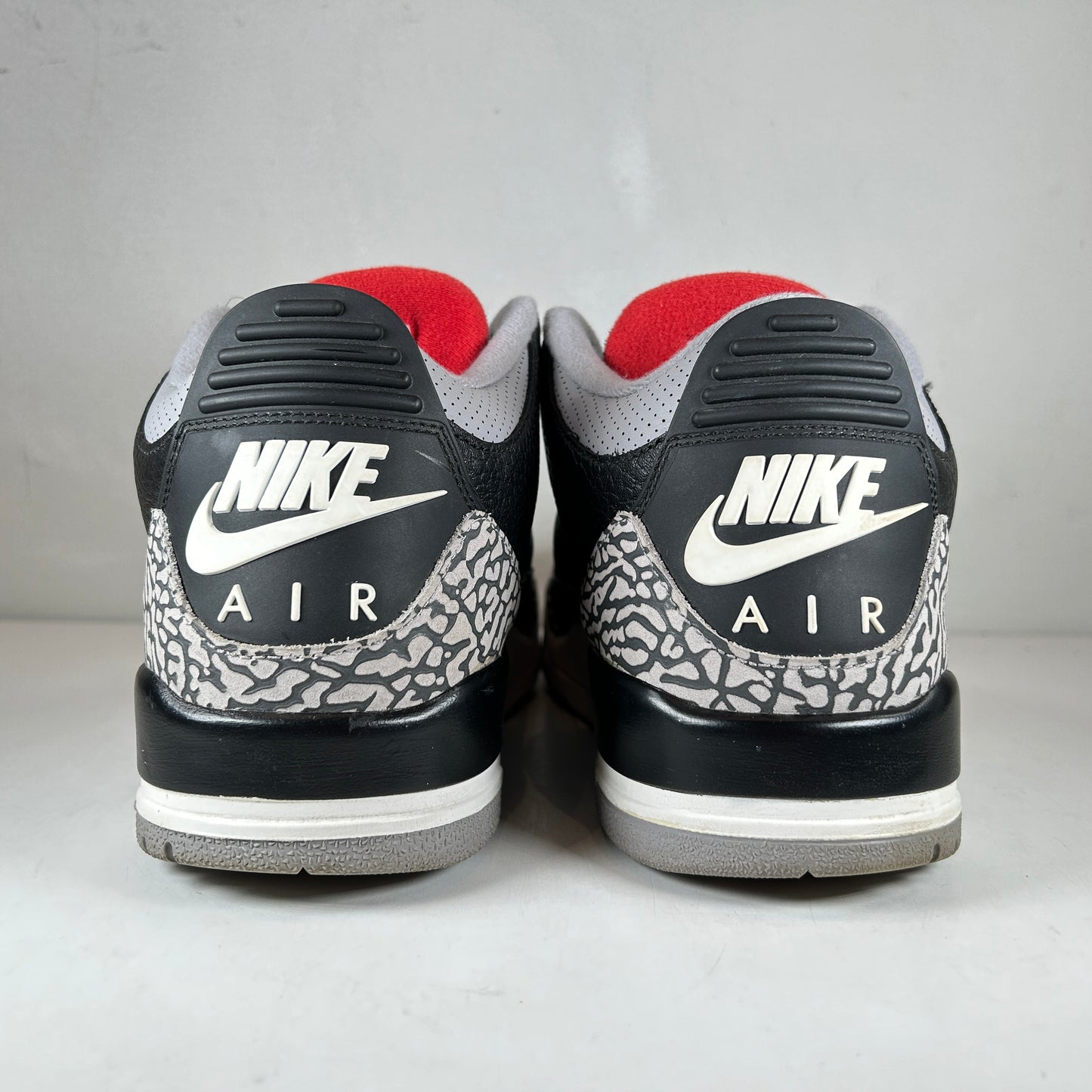 854262 001 Jordan 3 Black Cement 2018 [USED] - 10 M (Used) (No Box)