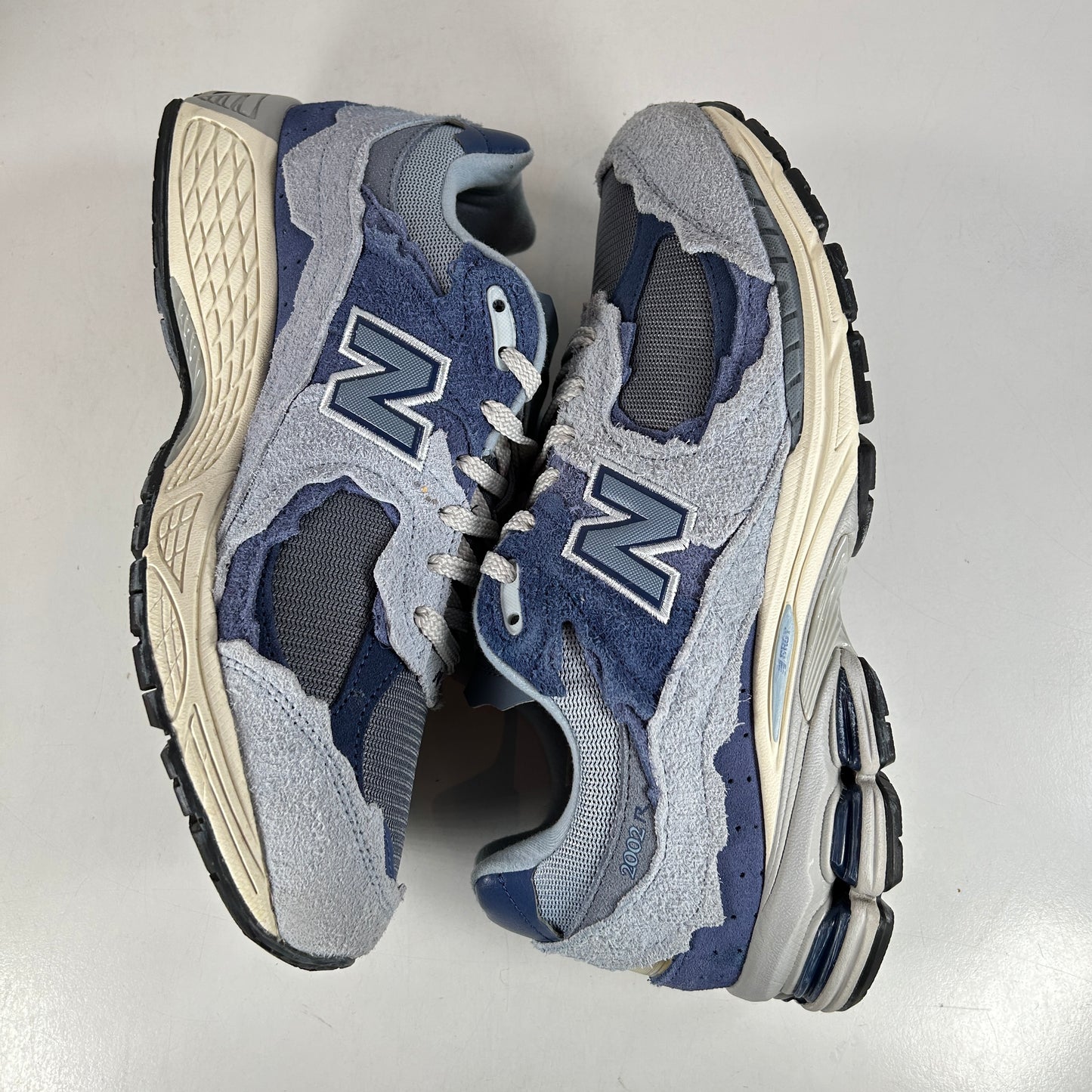 M2002RDI New Balance 2002R Protection Pack Light Arctic Grey Purple [USED] - 11 M (Used)