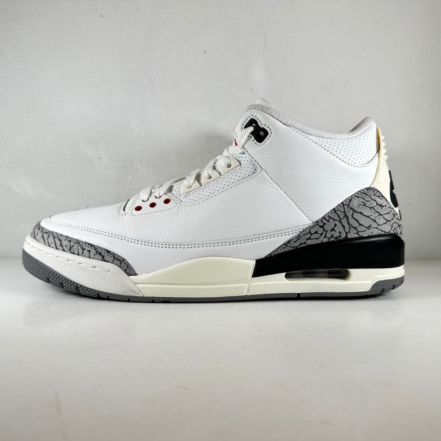 DN3707 100 Jordan 3 Retro White Cement Reimagined [USED] - 12.5 M (Used2)