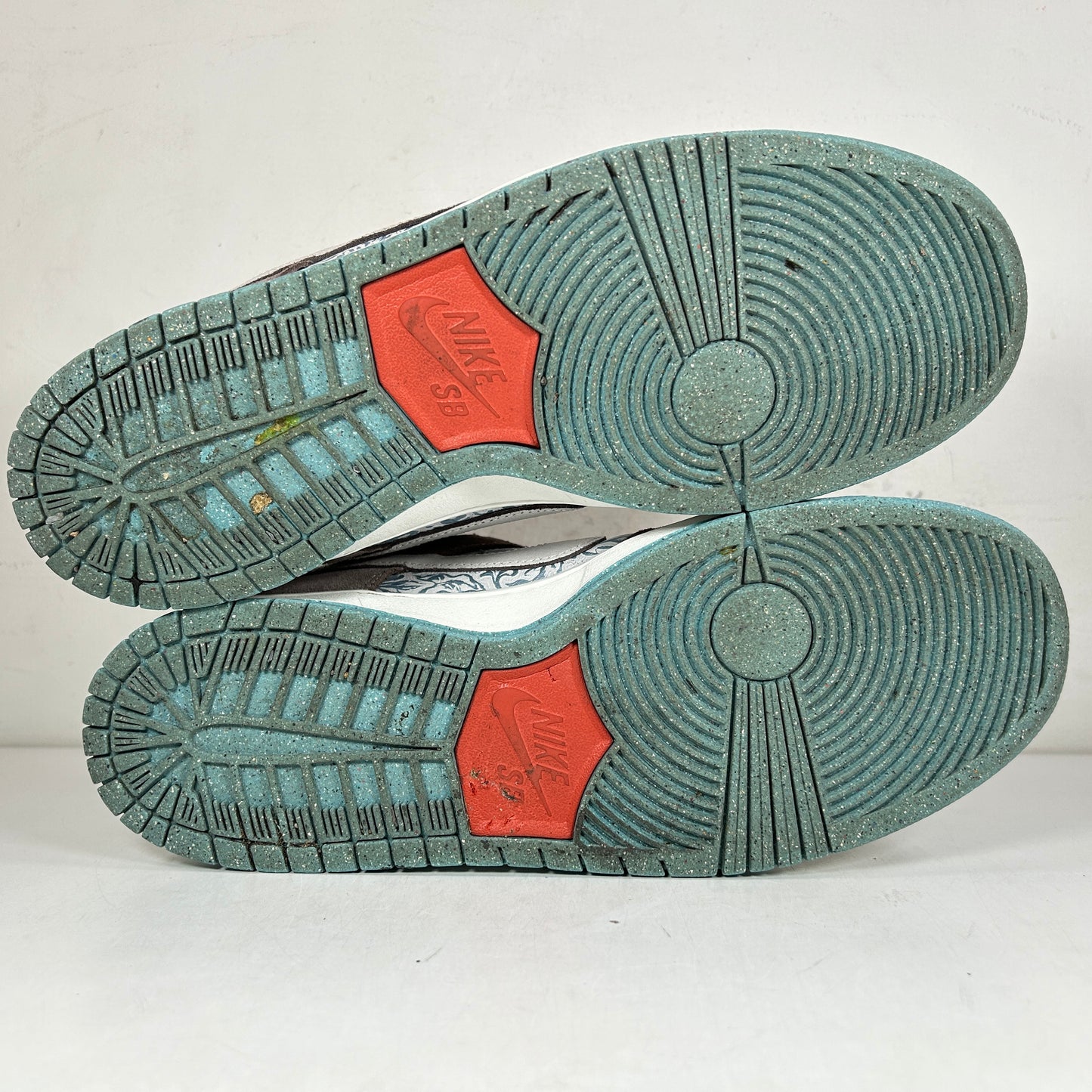 FZ3129 200 Nike SB Dunk Low Big Money Savings [USED] - 11.5 M (Used)