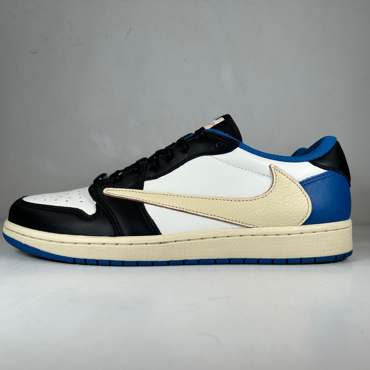 DM7866 140 Jordan 1 Low Fragment x Travis Scott [USED] - 10 M (VNDS2)