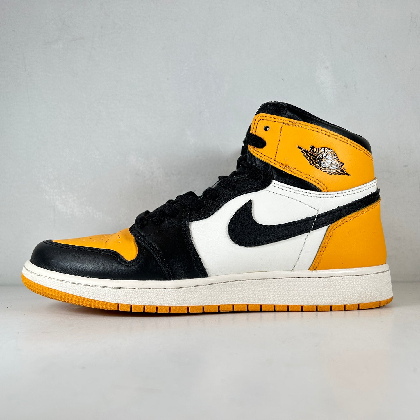 575441 711 Jordan 1 Retro High OG Taxi (GS) [USED] - 7 Y (Used) (No Box)
