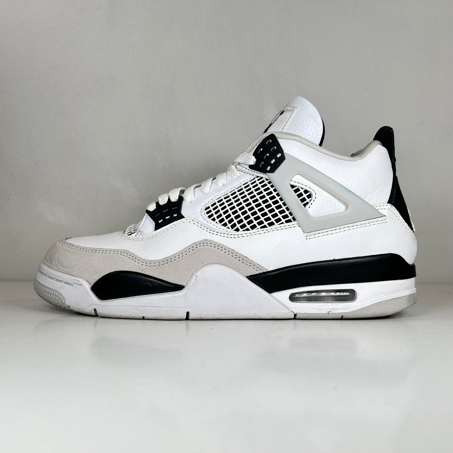 DH6927 111 Jordan 4 Retro Military Black [USED] - 9 M (Used2)