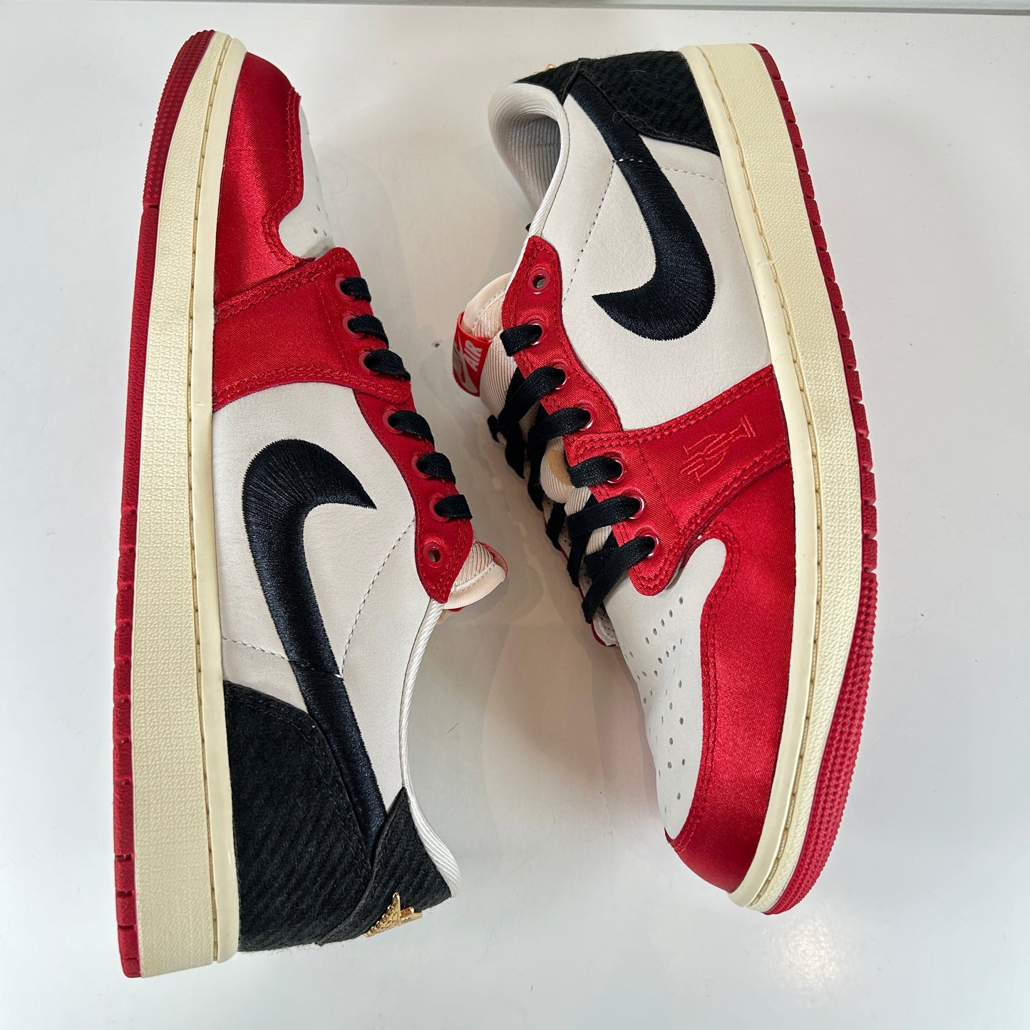 FN0432 100 Jordan 1 Retro Low OG Trophy Room Away [USED] - 10 M (Used)
