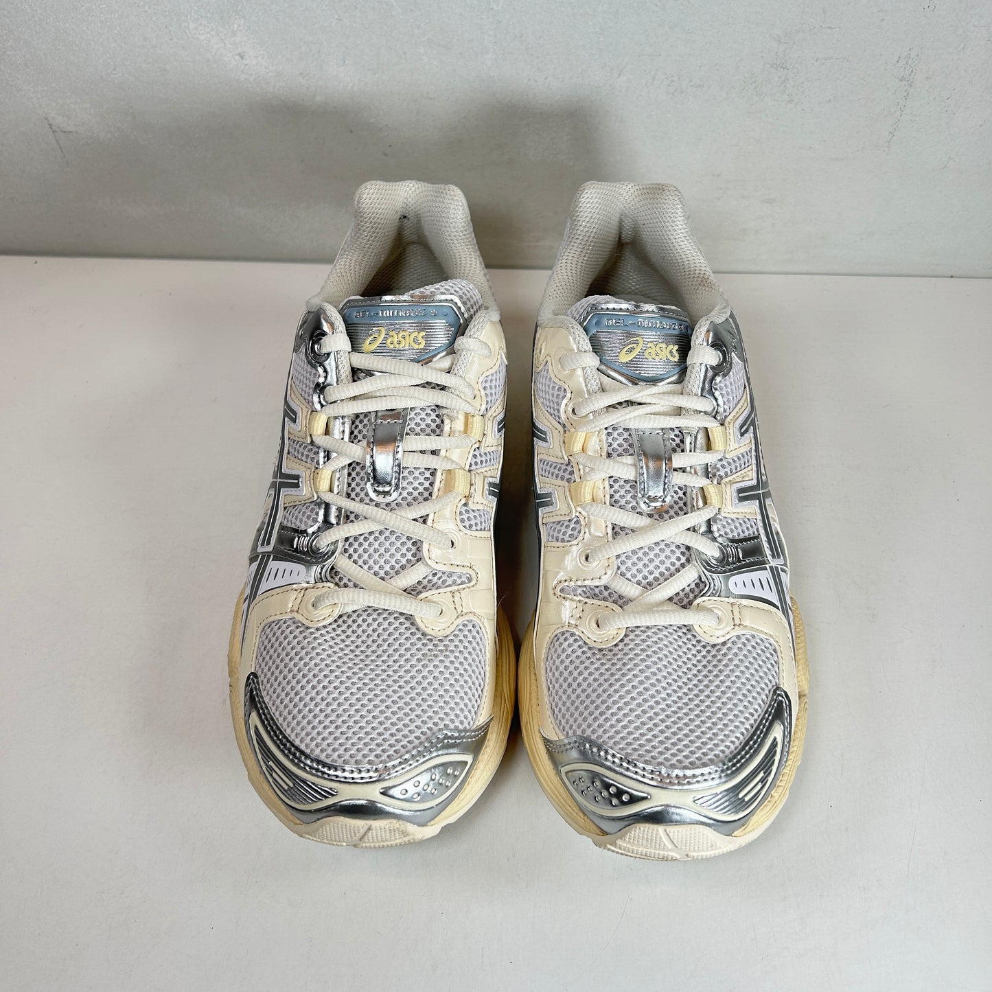 1201A424 106 ASICS Gel-Nimbus 9 White Pure Silver [USED] - 9.5 M (Used)