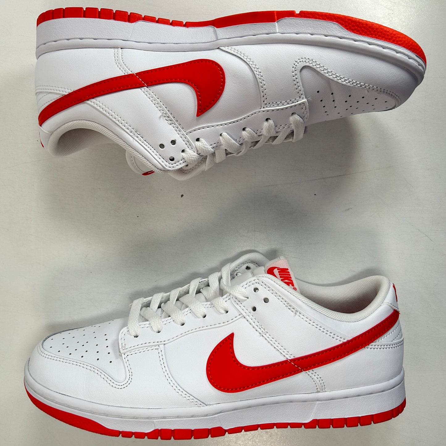 DV0831 103 Nike Dunk Low Retro White Picante Red [USED] - 9.5 M (Used)