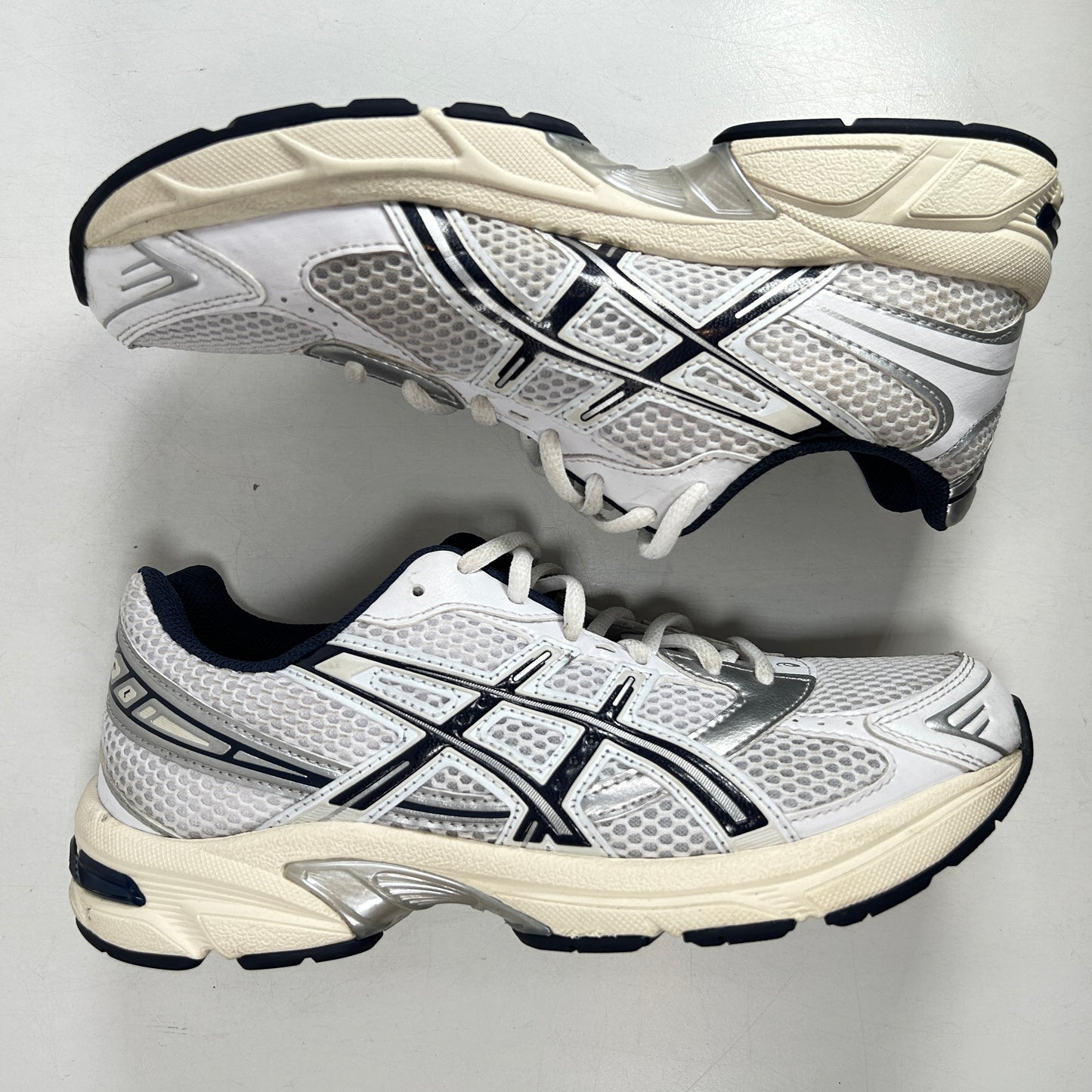 1202A164 110 ASICS Gel-1130 Blanco Medianoche (Mujeres)