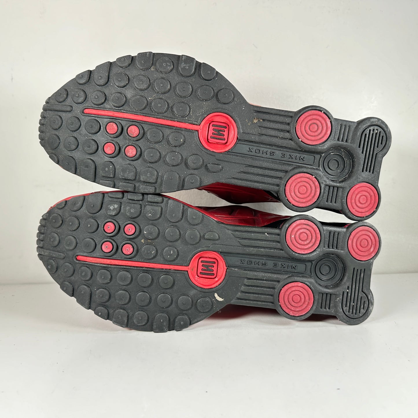 104265 600 Nike Shox‎ R4 Metallic Red Black [USED] - 10.5 M (Used)