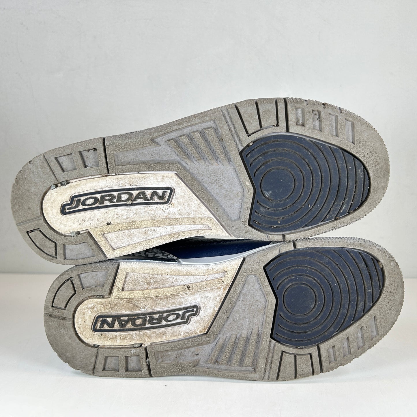 398614 401 Jordan 3 Georgetown [USED] - 4 Y (Used)