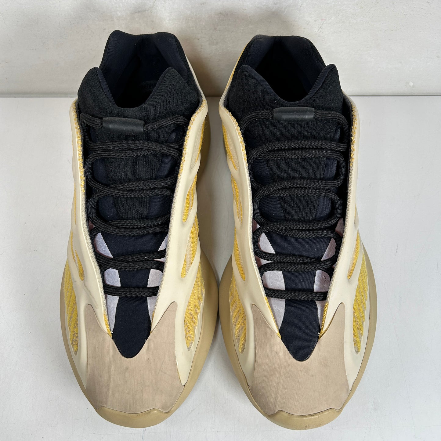 G54853 Adidas Yeezy 700 V3 Safflower [USED]  - 10.5 M (Used2)