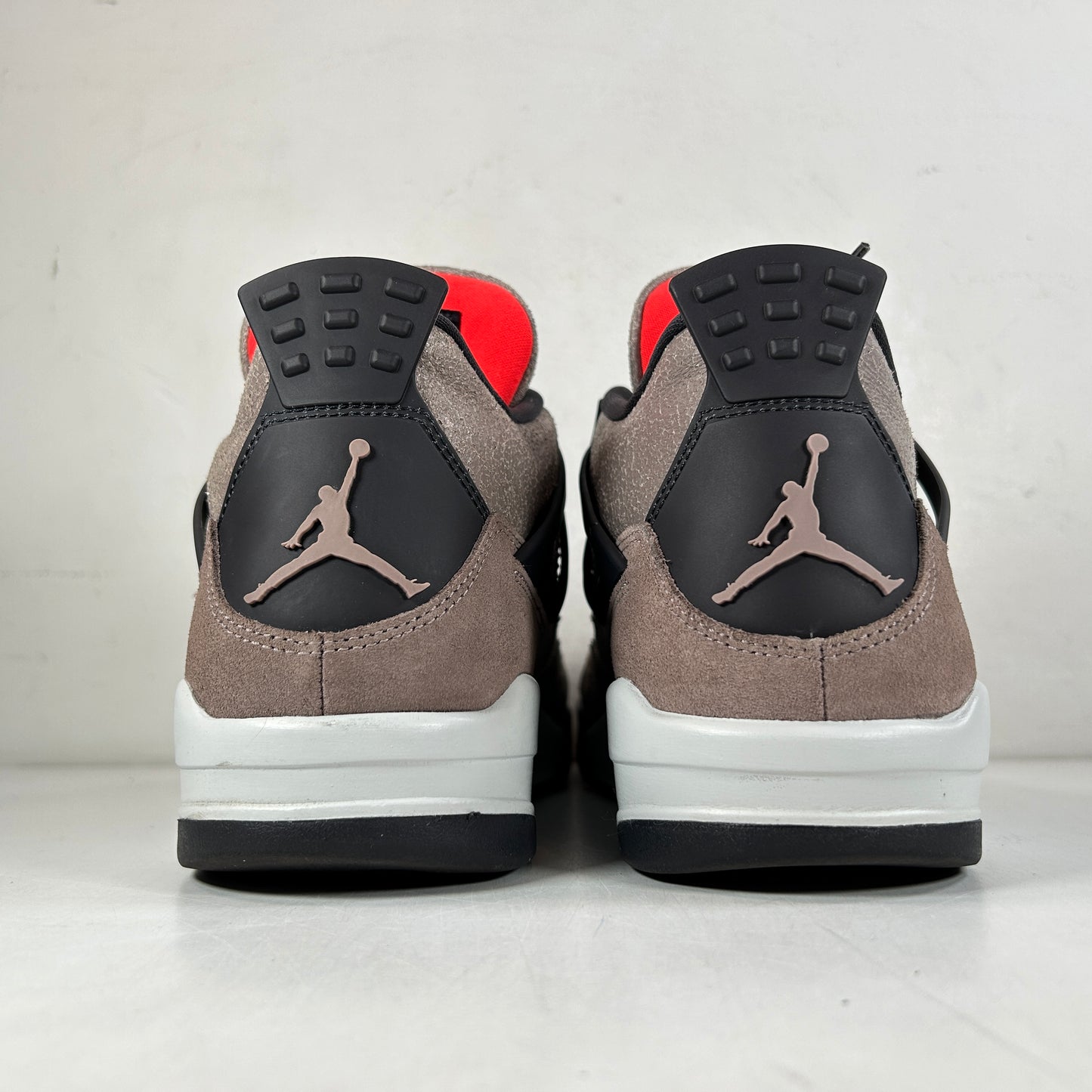 DB0732 200 Jordan 4 Taupe Haze [USED] - 10.5 M (Used)