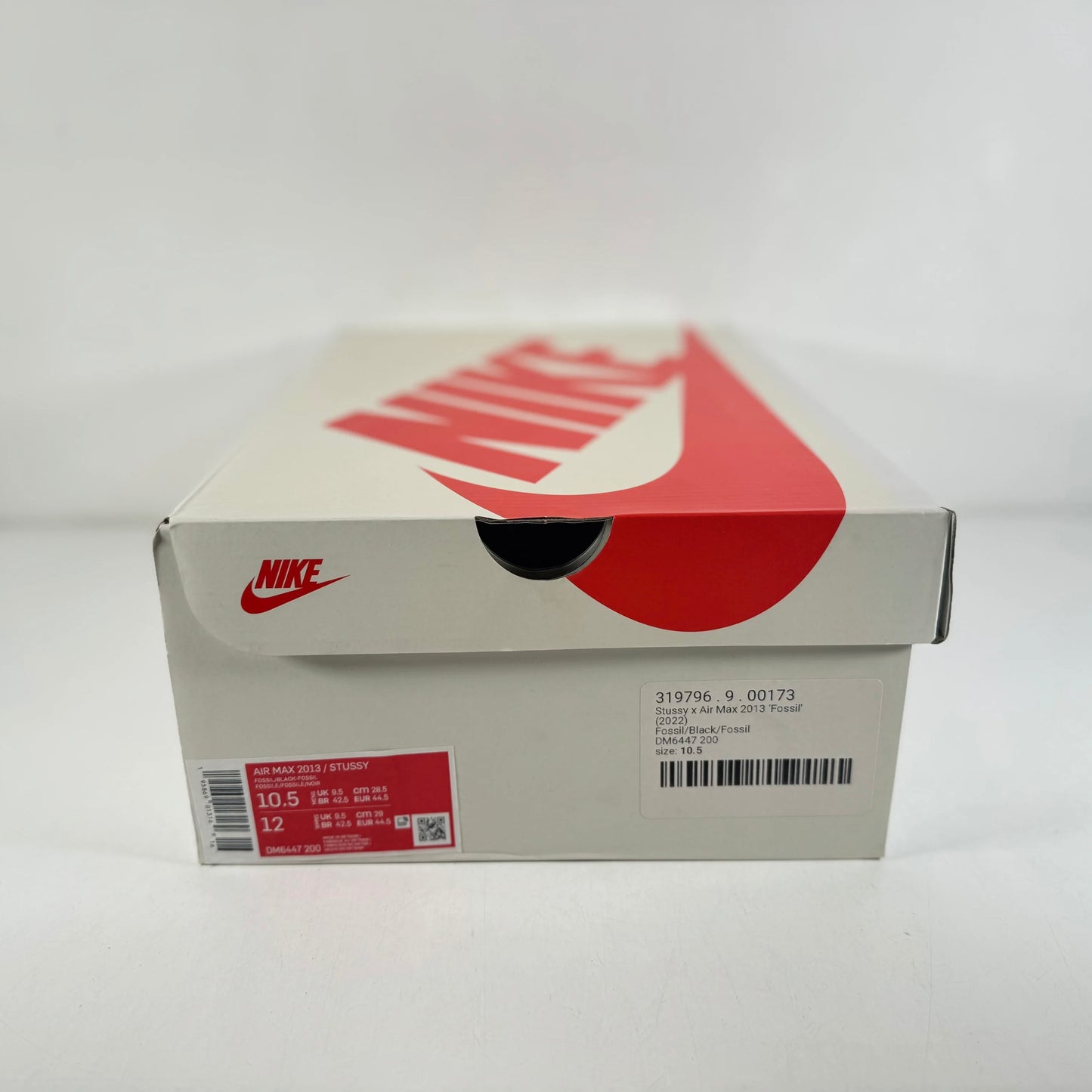 DM6447 200 Nike Air Max 2013 Stussy Fossil [USED] - 10.5 M (VNDS)
