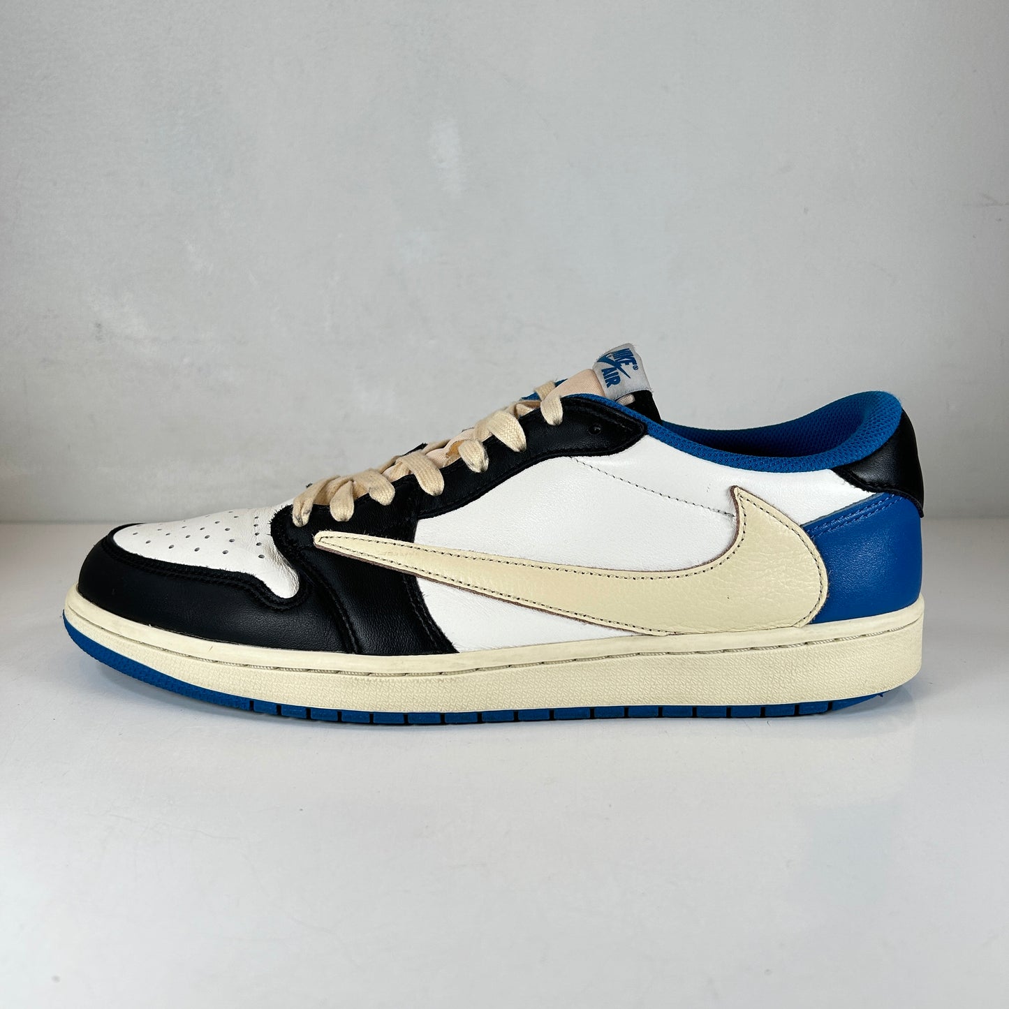 DM7866 140 Jordan 1 Low Fragment x Travis Scott [USED] - 12 M (Used)