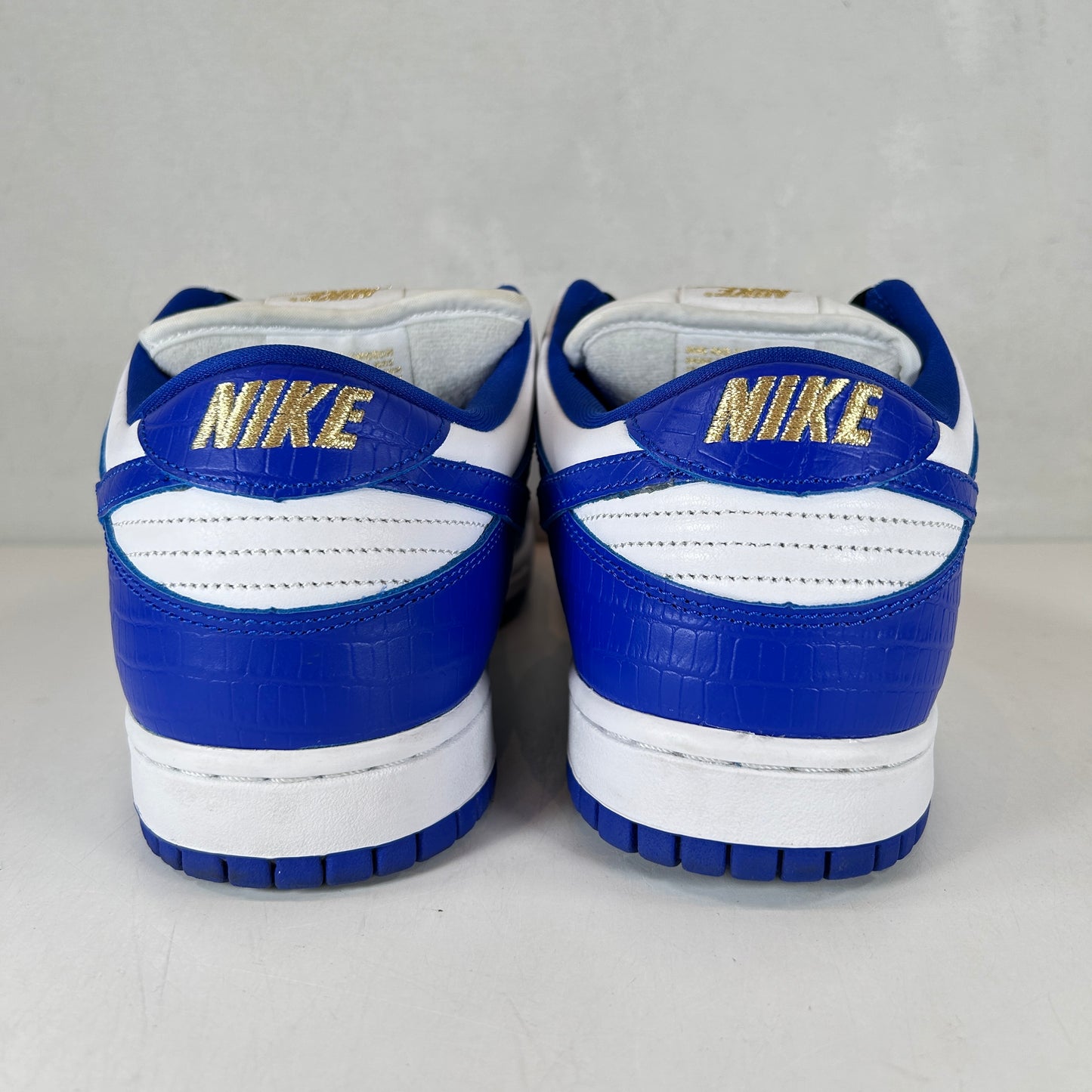 DH3228 100 Nike SB Dunk Low Supreme Stars Hyper Royal (2021) [USED] - 10.5 M (Used)