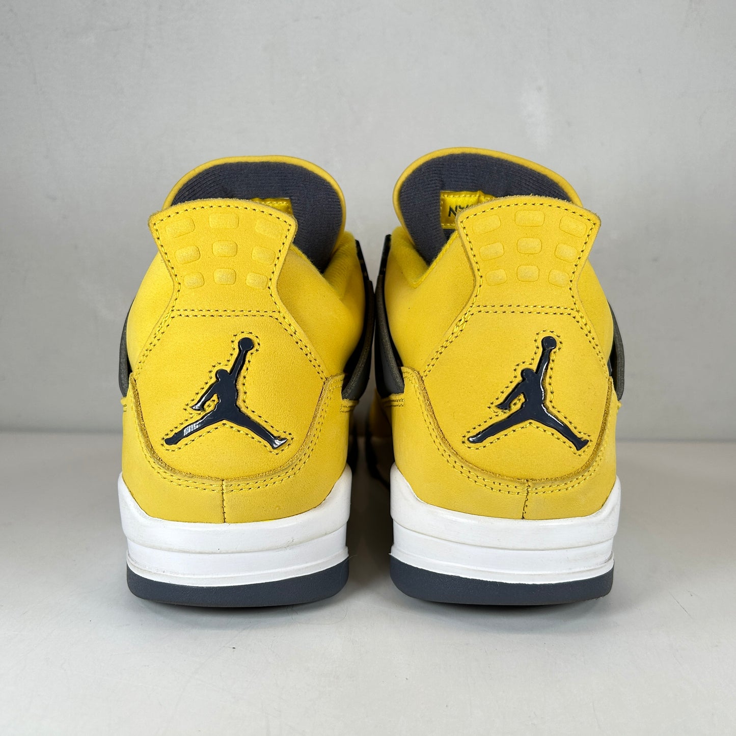 CT8527 700 Jordan 4 Retro Lightning (2021) [USED] - 9.5 M (Used6)