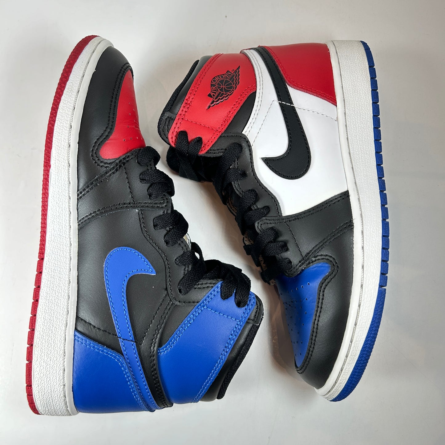 575441 026 Jordan 1 Retro Top 3 (GS) [USED] - 4.5 Y (Used)
