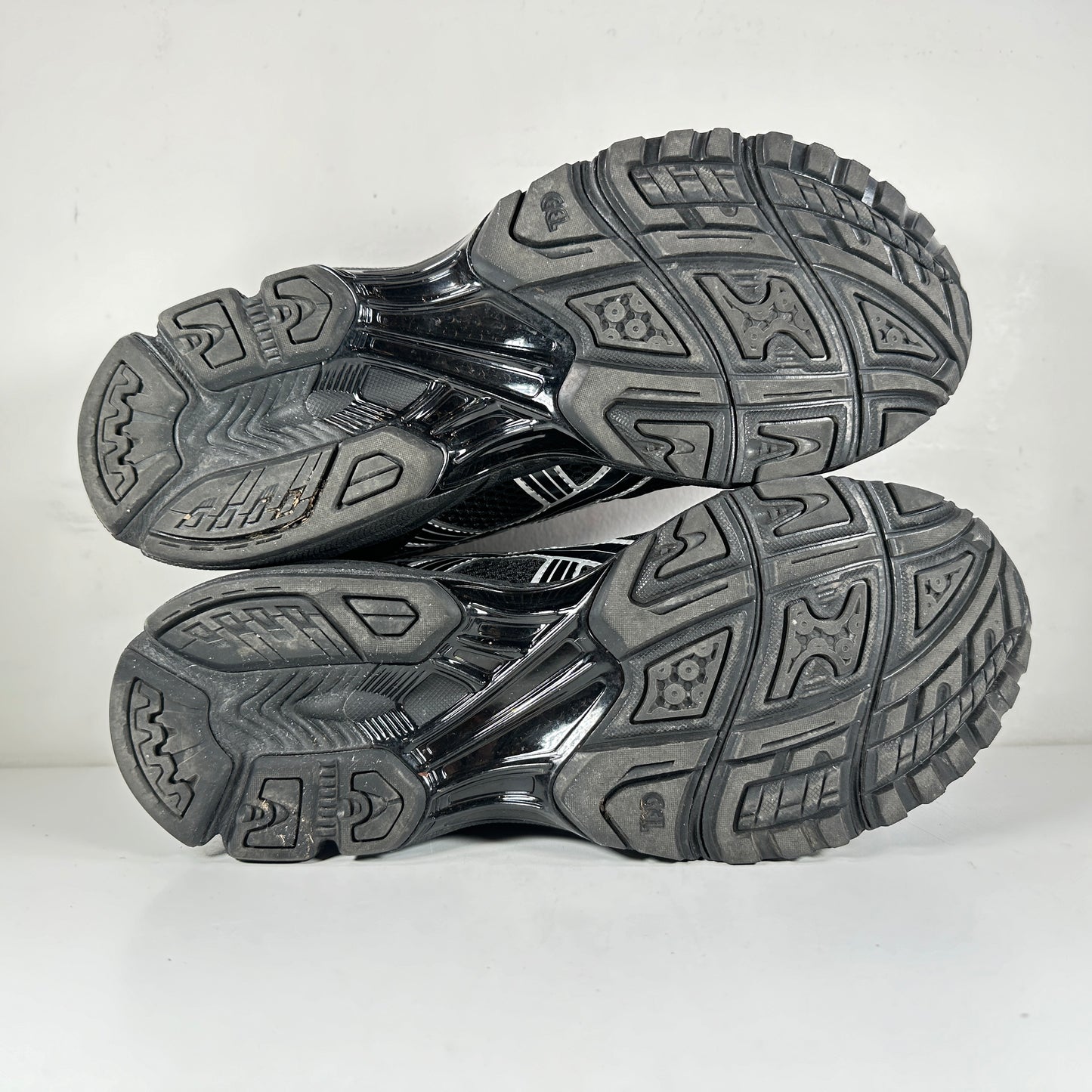 1201A019 006 ASICS Gel-Kayano 14 Black Pure Silver [USED] - 11.5 M (Used)