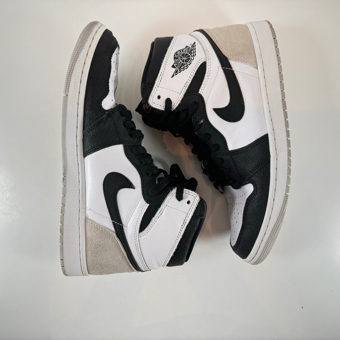 555088 108 Jordan 1 Retro High OG Bleached Coral [USED] - 10.5 M (Used)