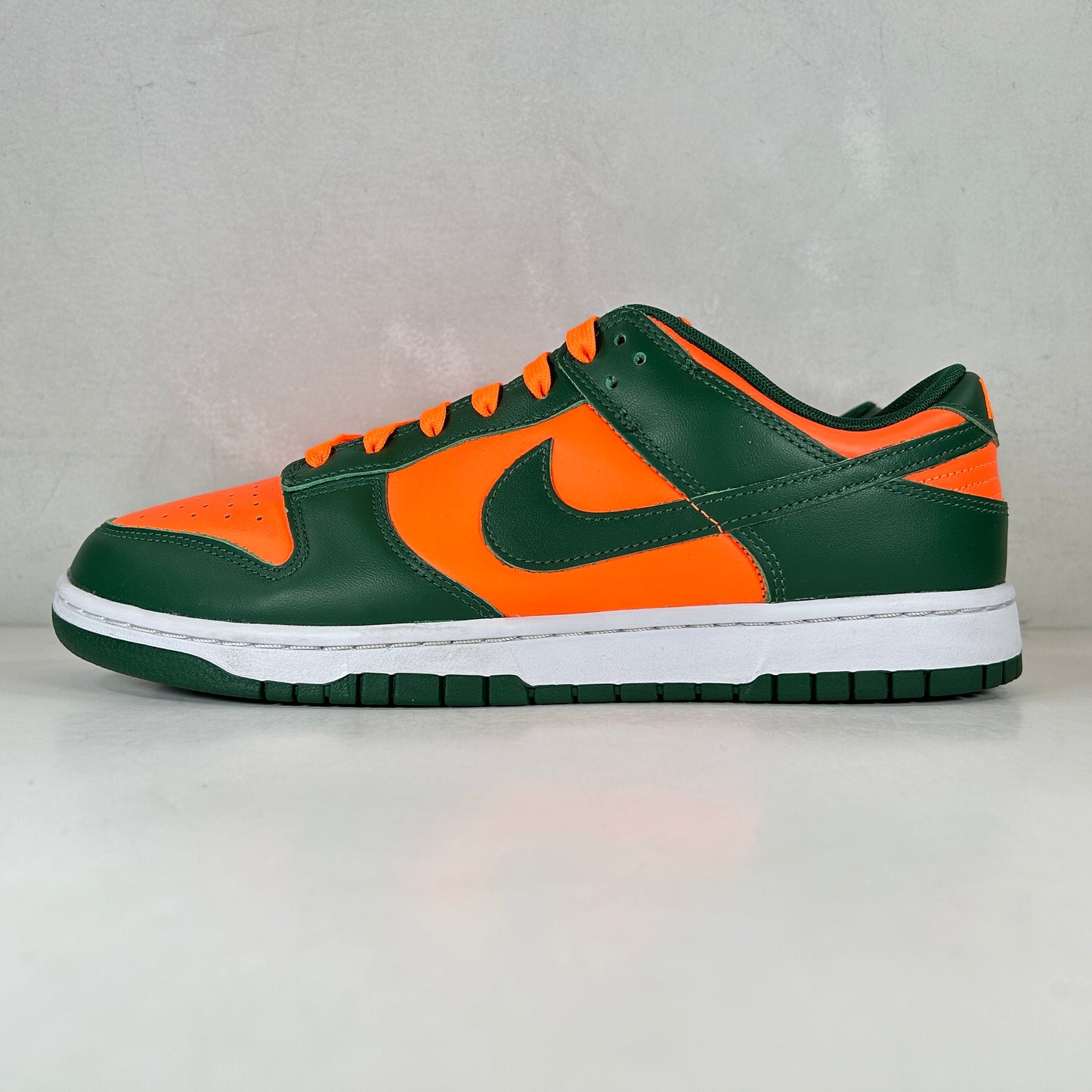 DD1391 300 Nike Dunk Low Retro Miami Hurricanes [USED] - 11 M (Used)