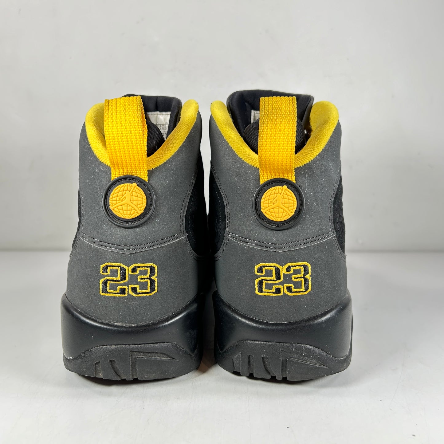 CT8019 070 Jordan 9 Retro Dark Charcoal University Gold [USED] - 13 M (Used) (Replace Box)