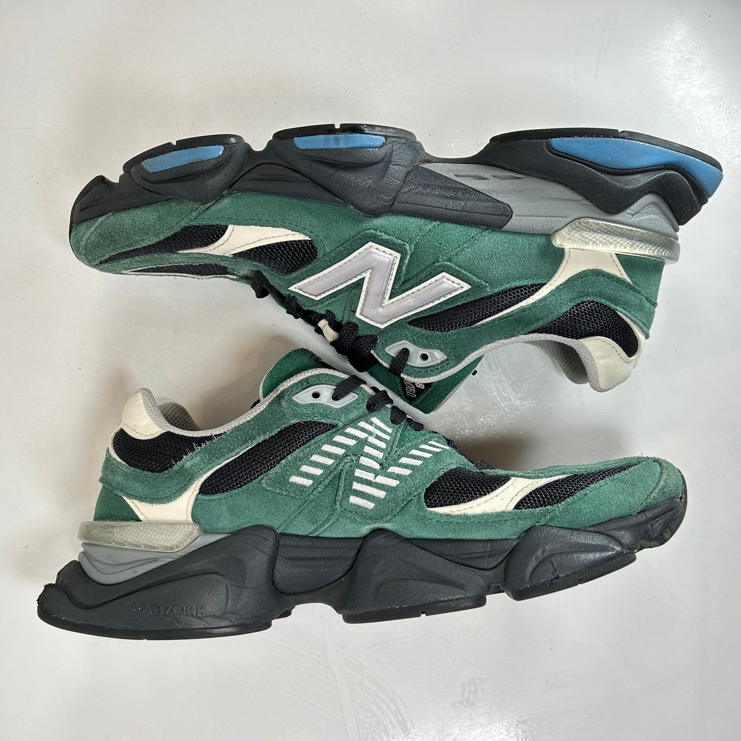 U9060VRA  New Balance 9060 Team Forest Green [USED] - 9.5 M (Used)