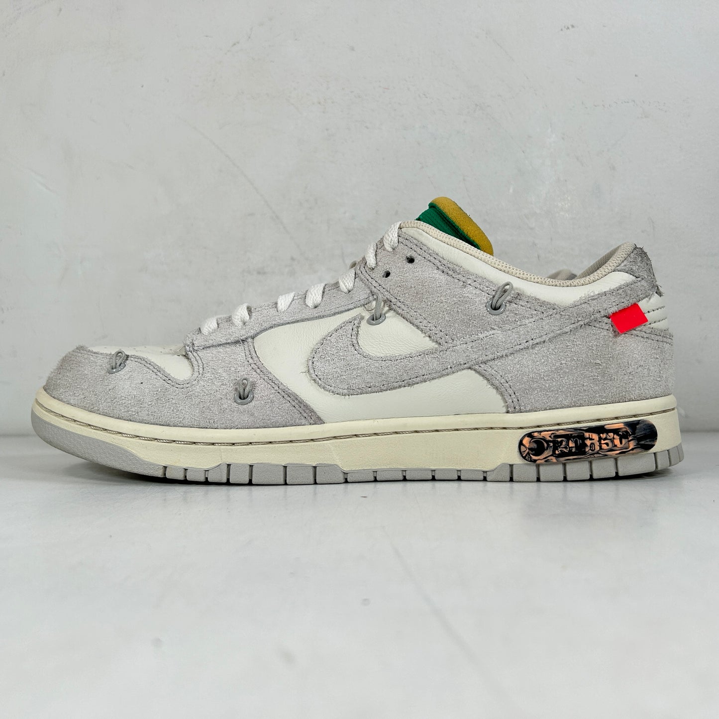 DJ0950 115 Nike Dunk Low Off-White Lot 20 [USED] - 11 M (Used)