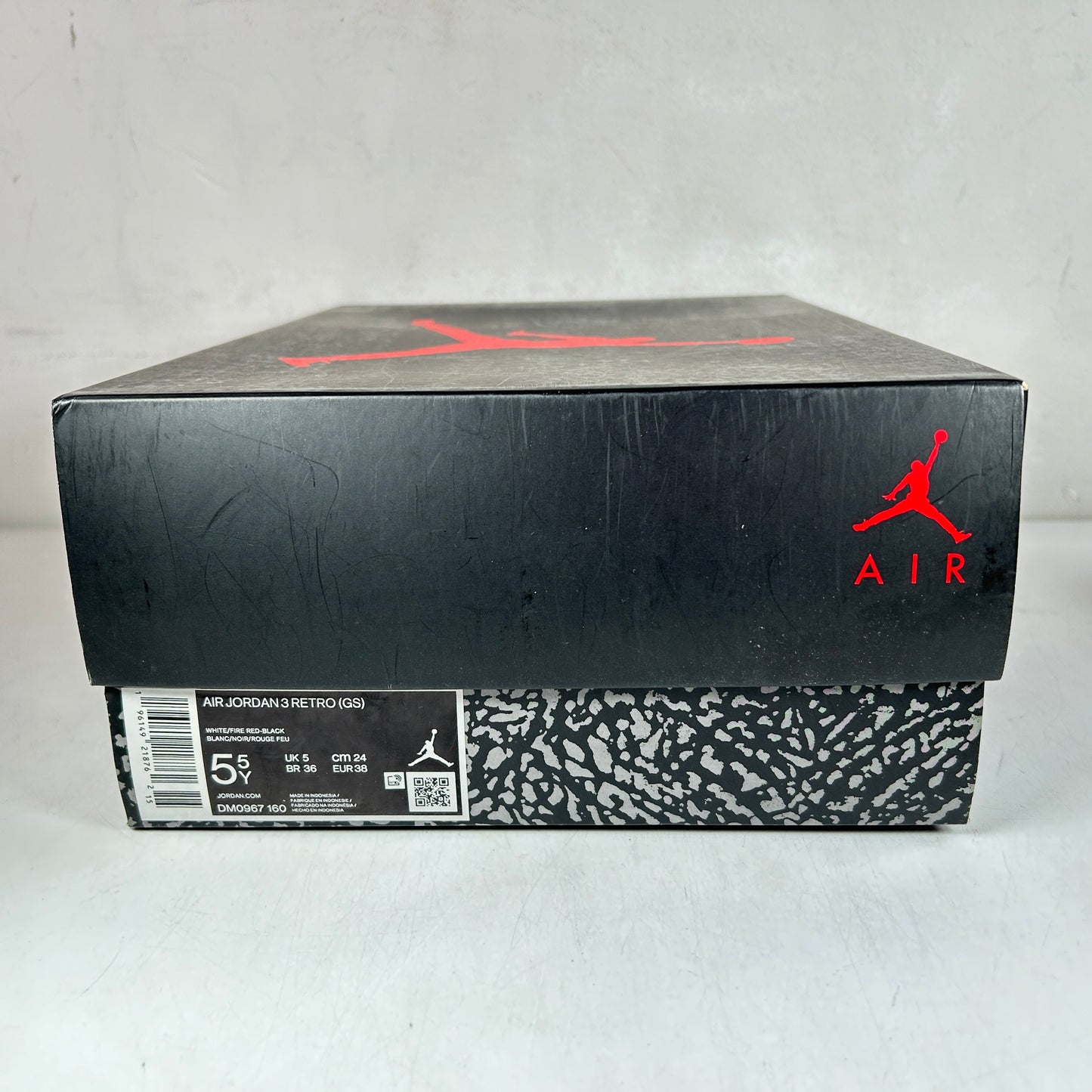 DM0967 160 Jordan 3 Retro Fire Red (2022) (GS) [USED] - 5.5 Y (Used)