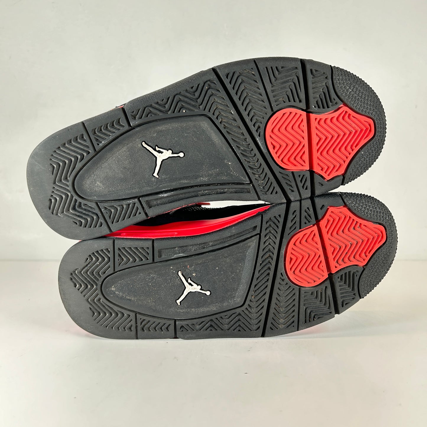 408452 016 Jordan 4 Retro Red Thunder (GS) [USED] - 4 Y (Used) (No Box)