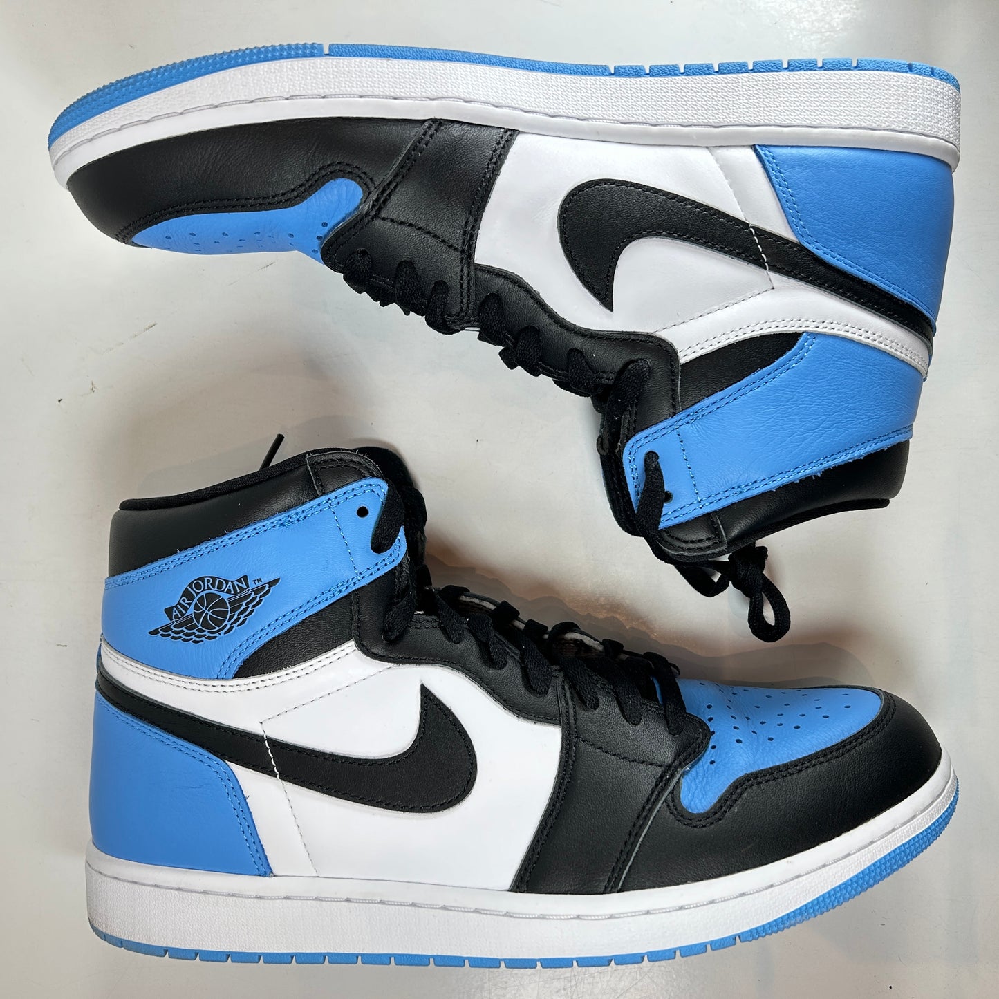 DZ5485 400 Jordan 1 Retro High OG UNC Toe [USED] - 13 M (Used)