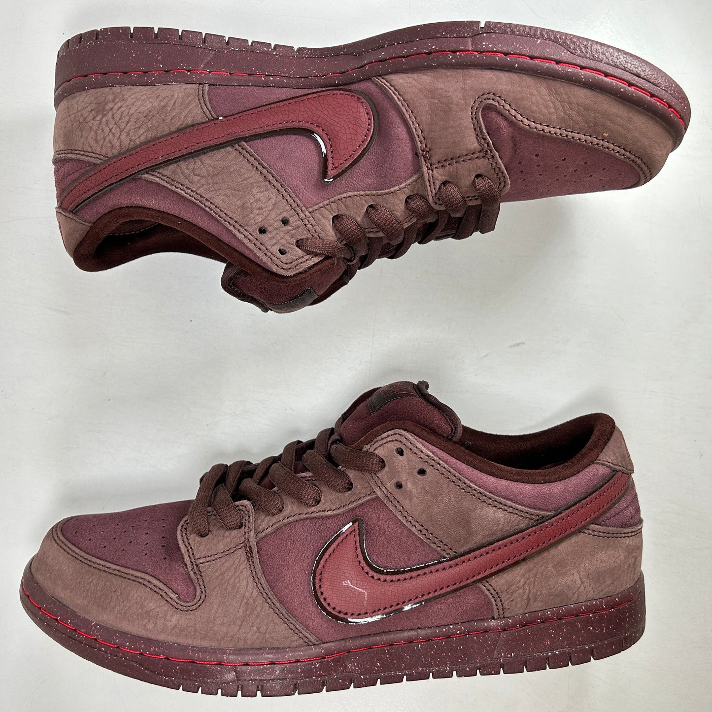 FN0619 600 Nike SB Dunk Low “City of Love” [USED] - 11 M (Used)