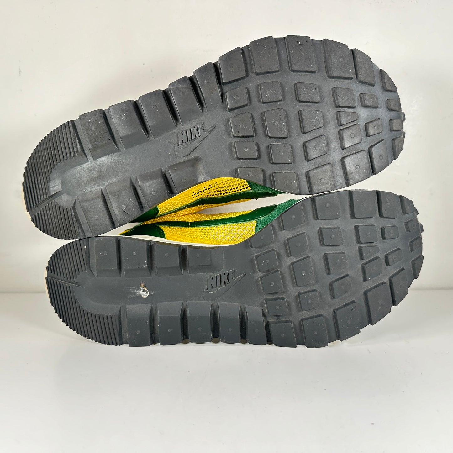 CV1363 700 Nike Vaporwaffle sacai Tour Yellow Stadium Green [USED] - 11 M (Used) (Missing Insoles)