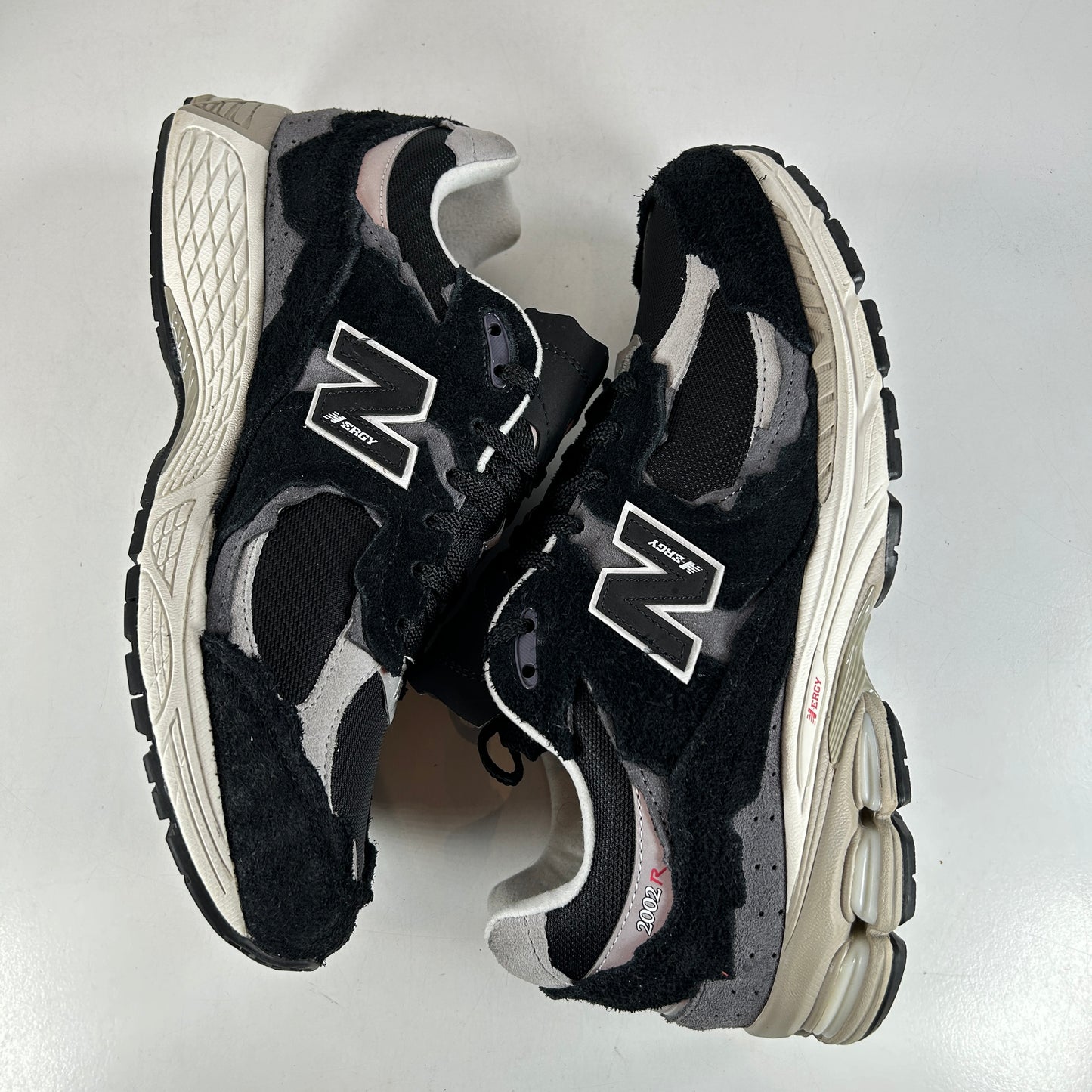 M2002RDJ New Balance 2002R Protection Pack Black Grey [USED] - 11 M (Used)