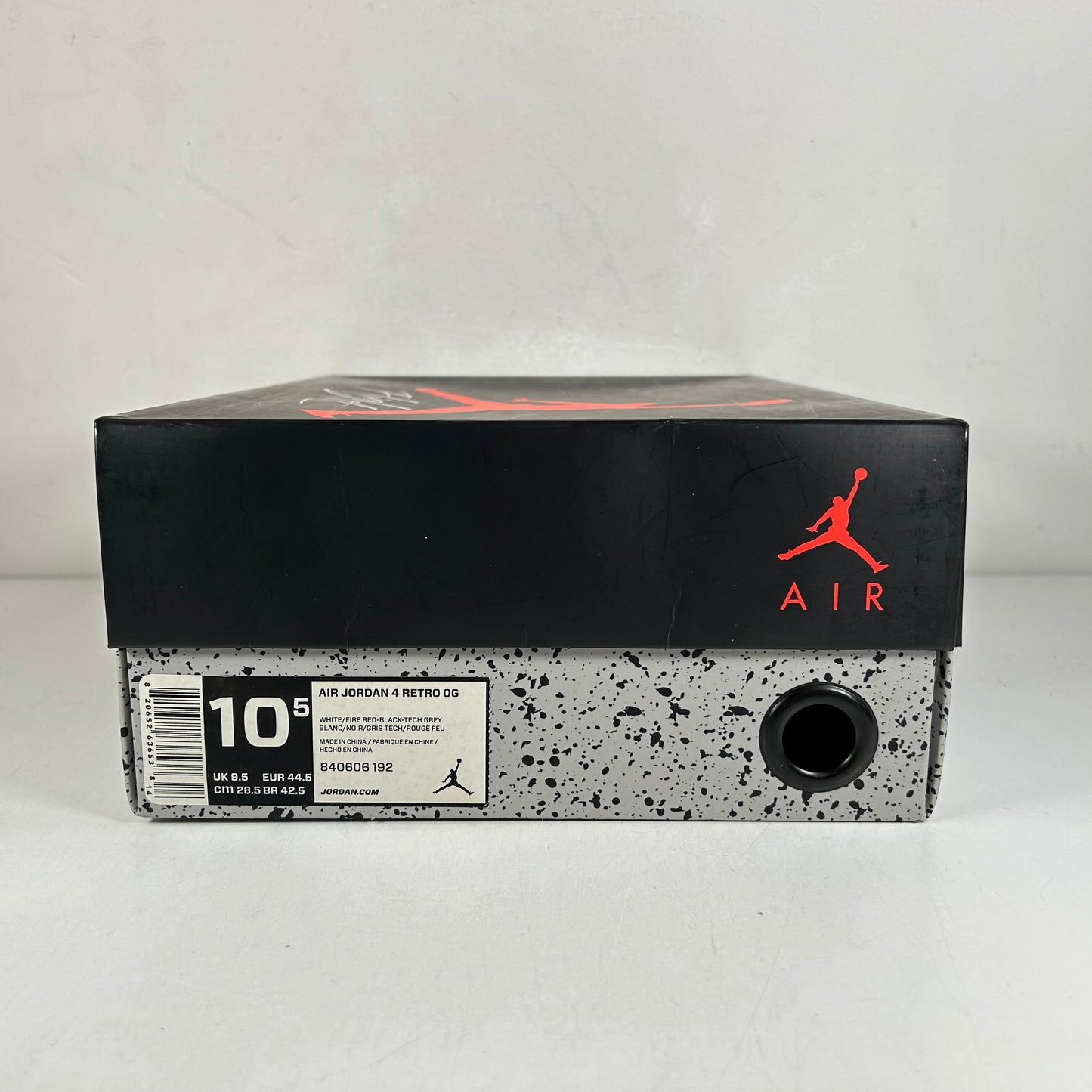 840606 192 Jordan 4 White Cement [USED] - 10.5 M (Used)