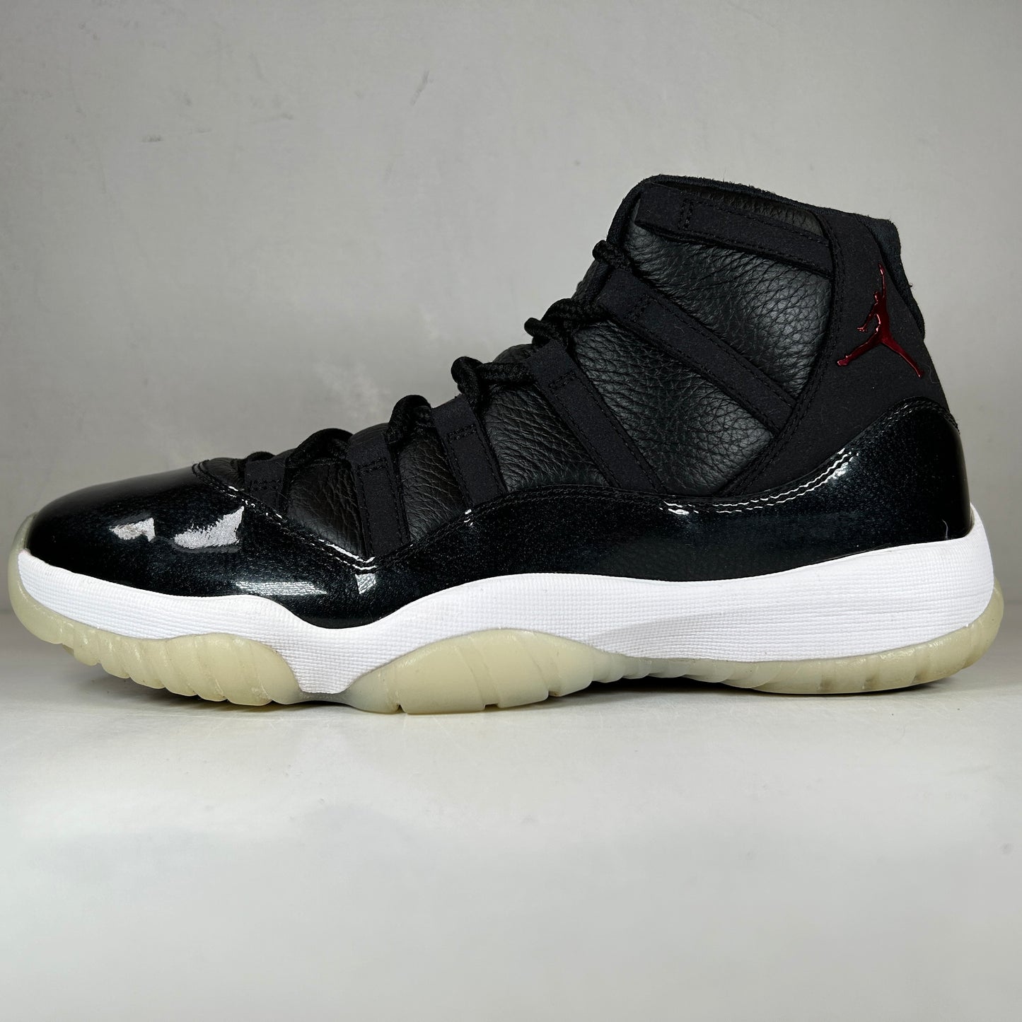378037 002 Jordan 11 Retro 72-10 [USED] - 10 M (Used)