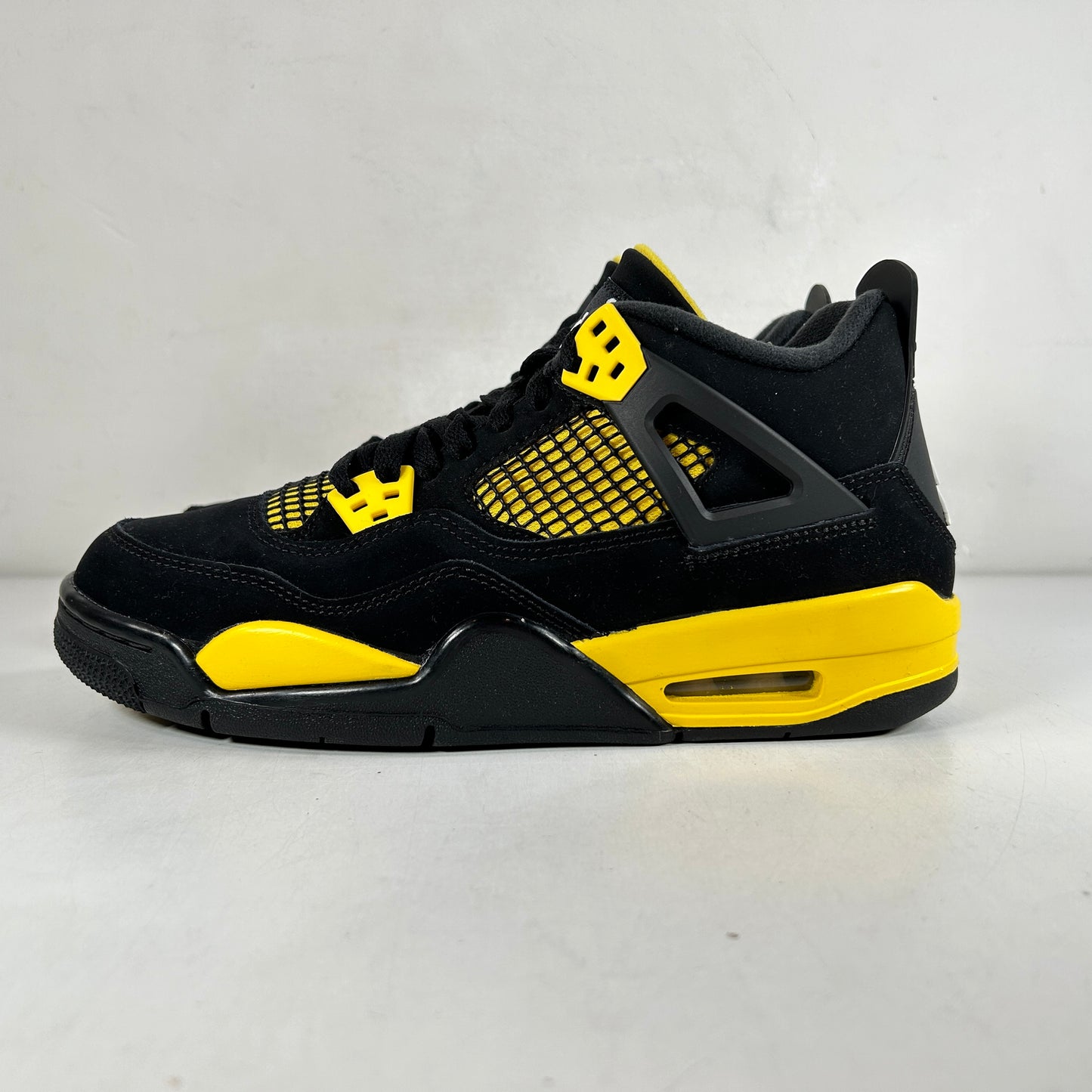 408452 017 Jordan 4 Retro Thunder (2023) (GS) [USED] - 7 Y (Used2)