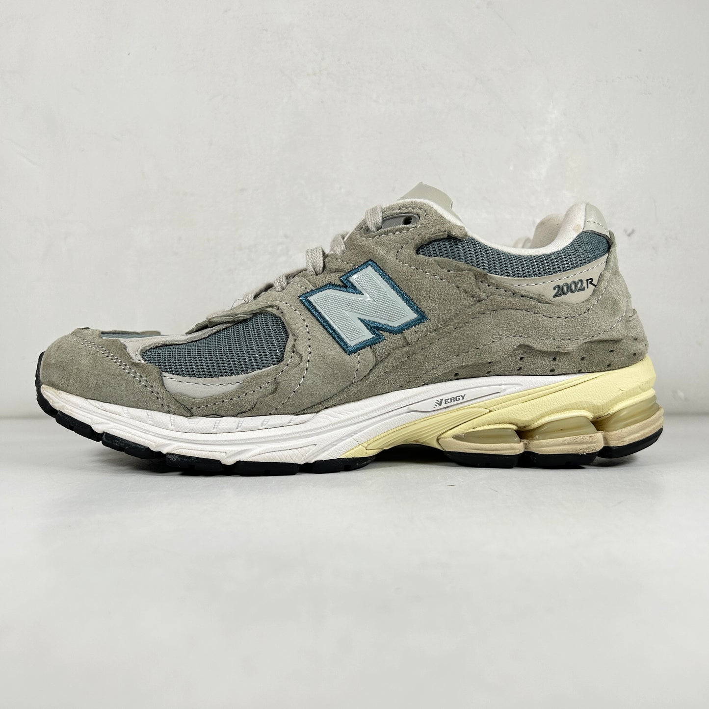 M2002RDD New Balance 2002R Protection Pack Mirage Grey [USED] - 6.5 M (Used)