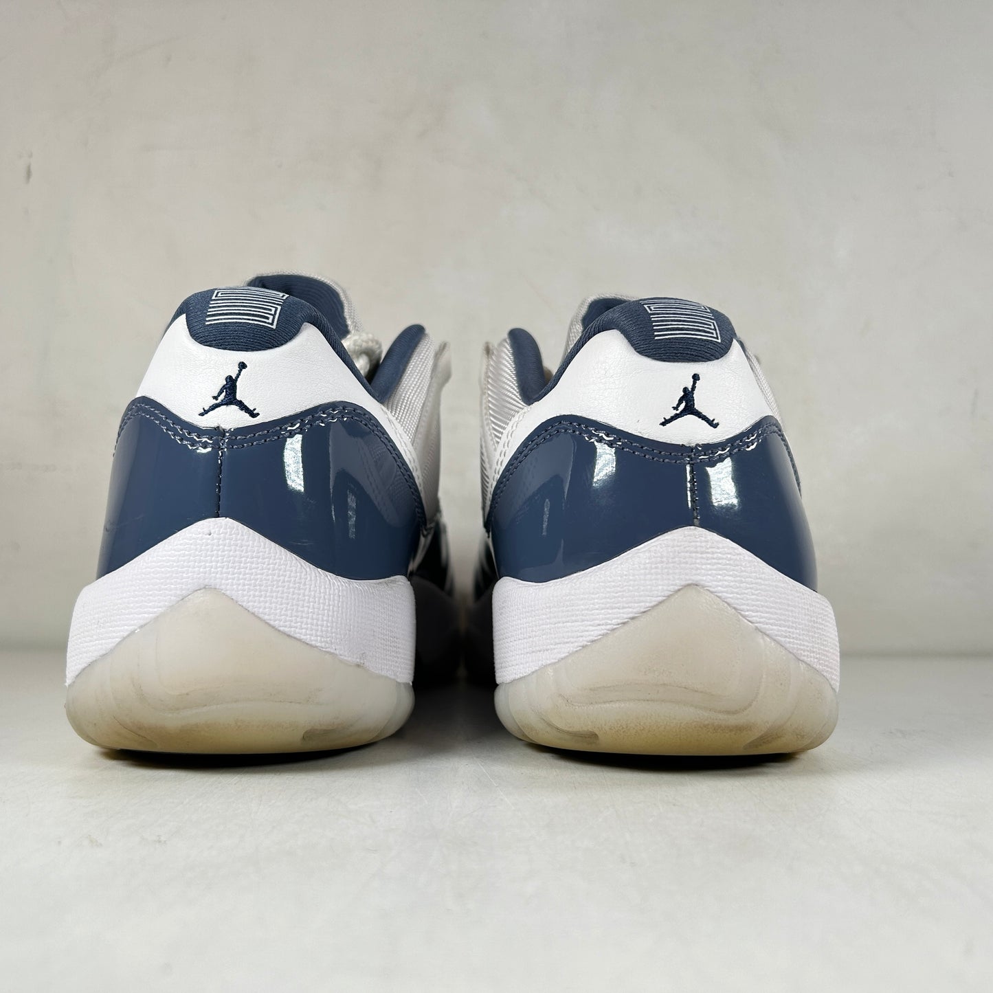 FV5104 104 Jordan 11 Retro Low Diffused Blue (2024) [USED] - 9 M (Used)