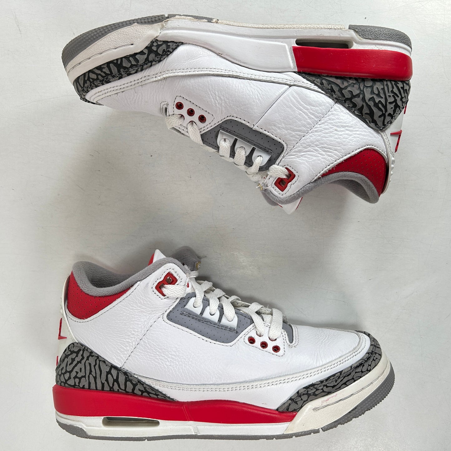 DM0967 160 Jordan 3 Retro Fire Red (2022) (GS) [USED] - 5.5 Y (Used)