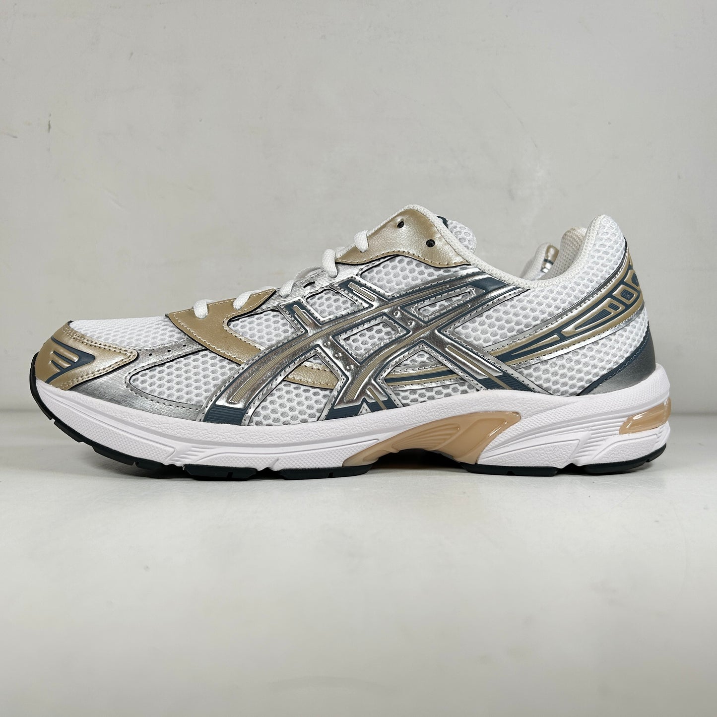 1201A256 117 ASICS Gel-1130 White Wood Crepe [USED] - 11 M (VNDS)
