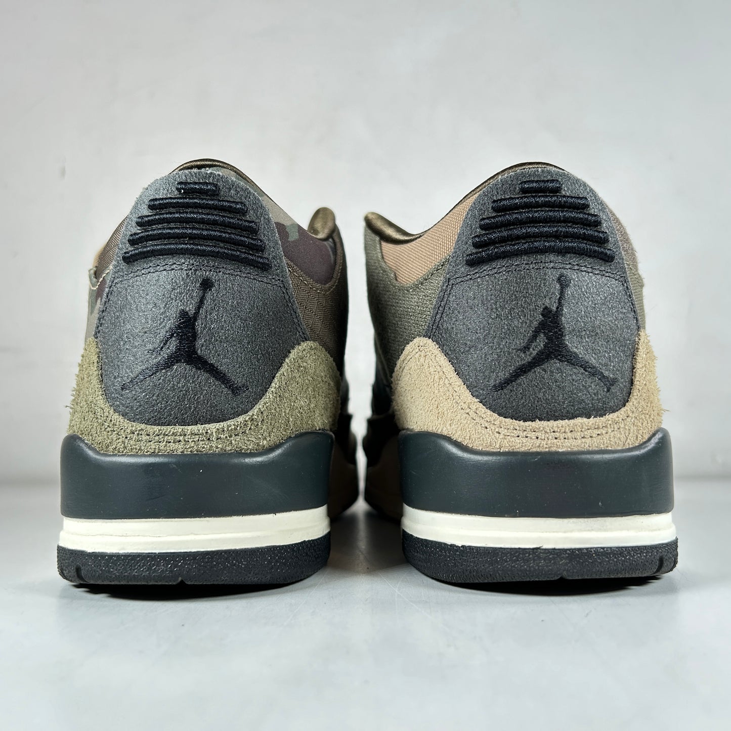 DO1830 200 Jordan 3 Retro Patchwork Camo [USED] - 9 M (Used)