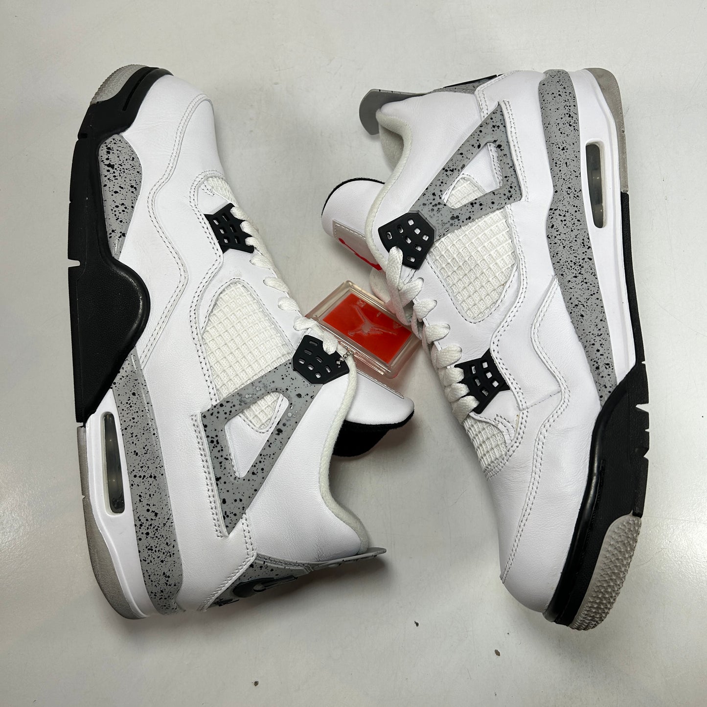 840606 192 Jordan 4 White Cement [USED] - 11.5 M (VNDS)